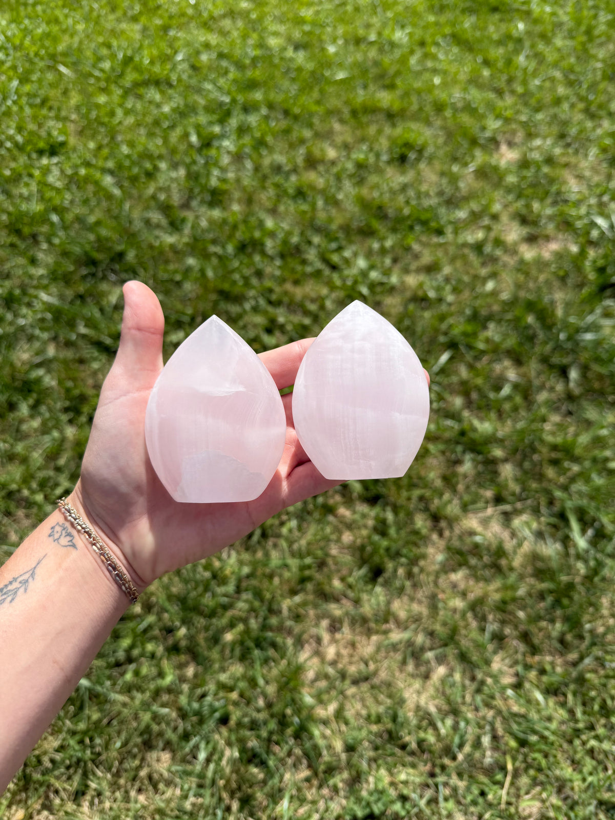Pink calcite portals (uv reactive)