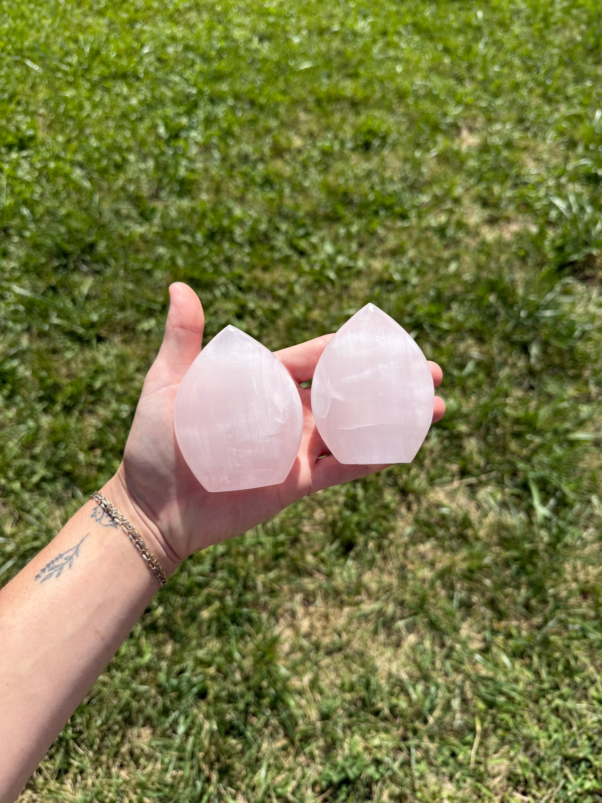 Pink calcite portals (uv reactive)