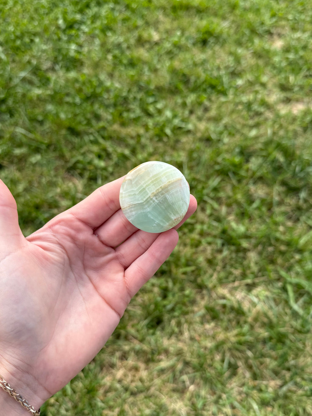 Medium pistachio calcite round flat