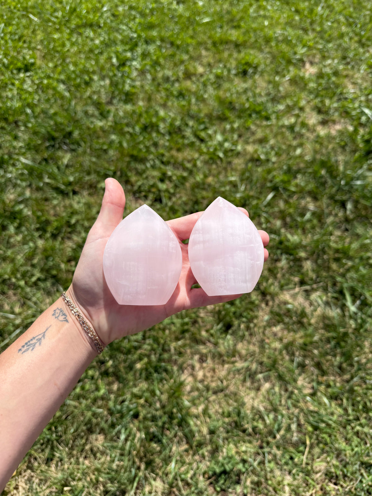 Pink calcite portals (uv reactive)