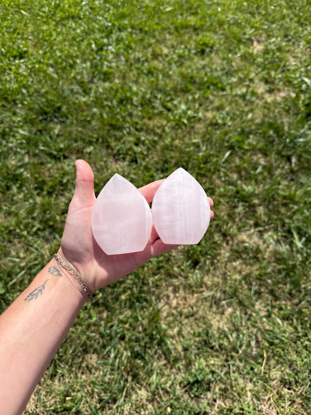 Pink calcite portals (uv reactive)