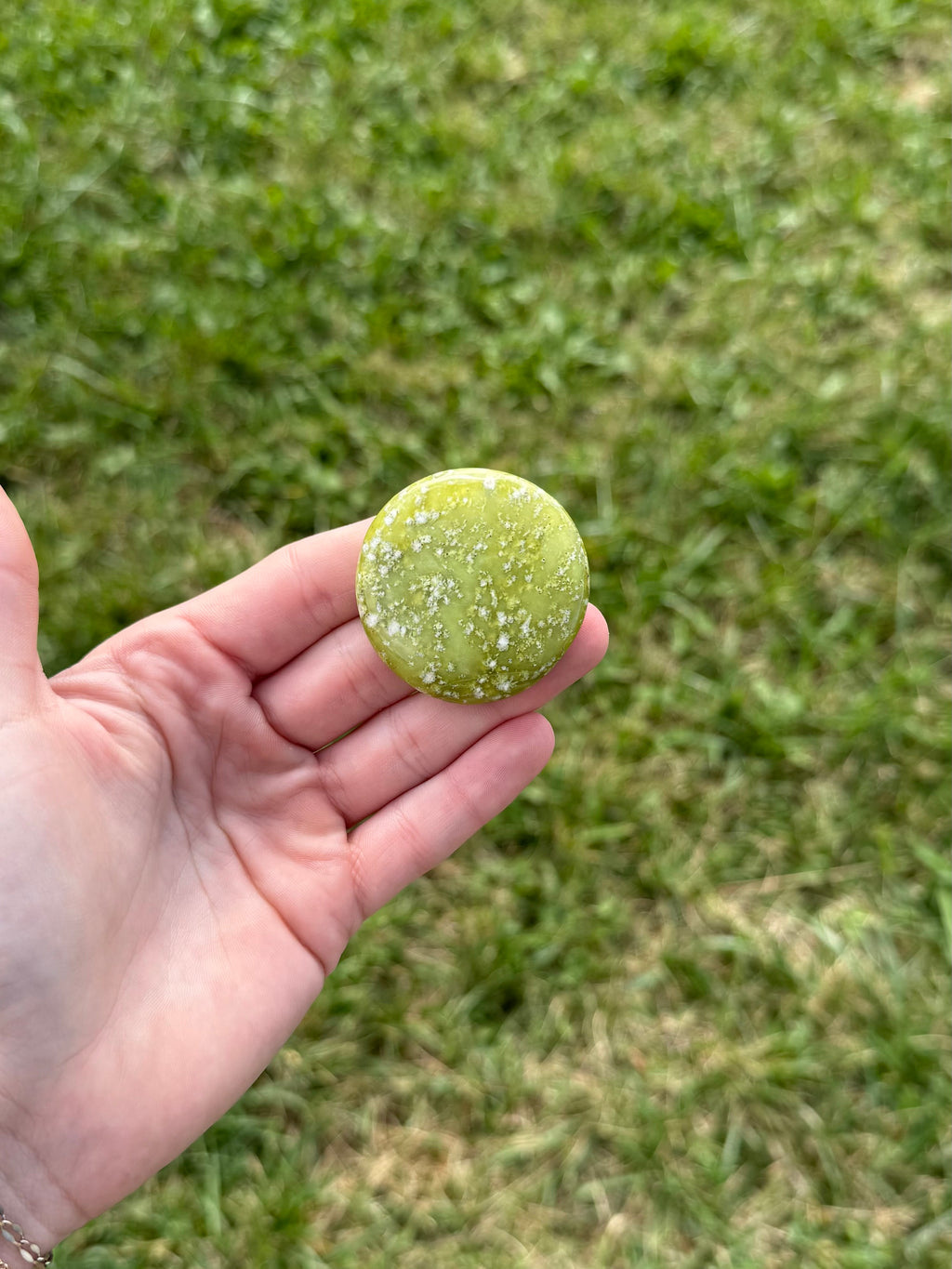 Medium serpentine round flat