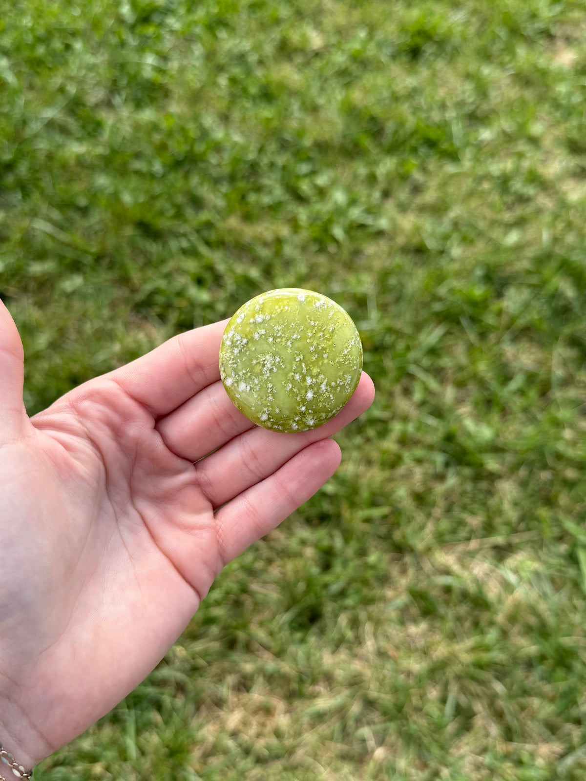 Medium serpentine round flat