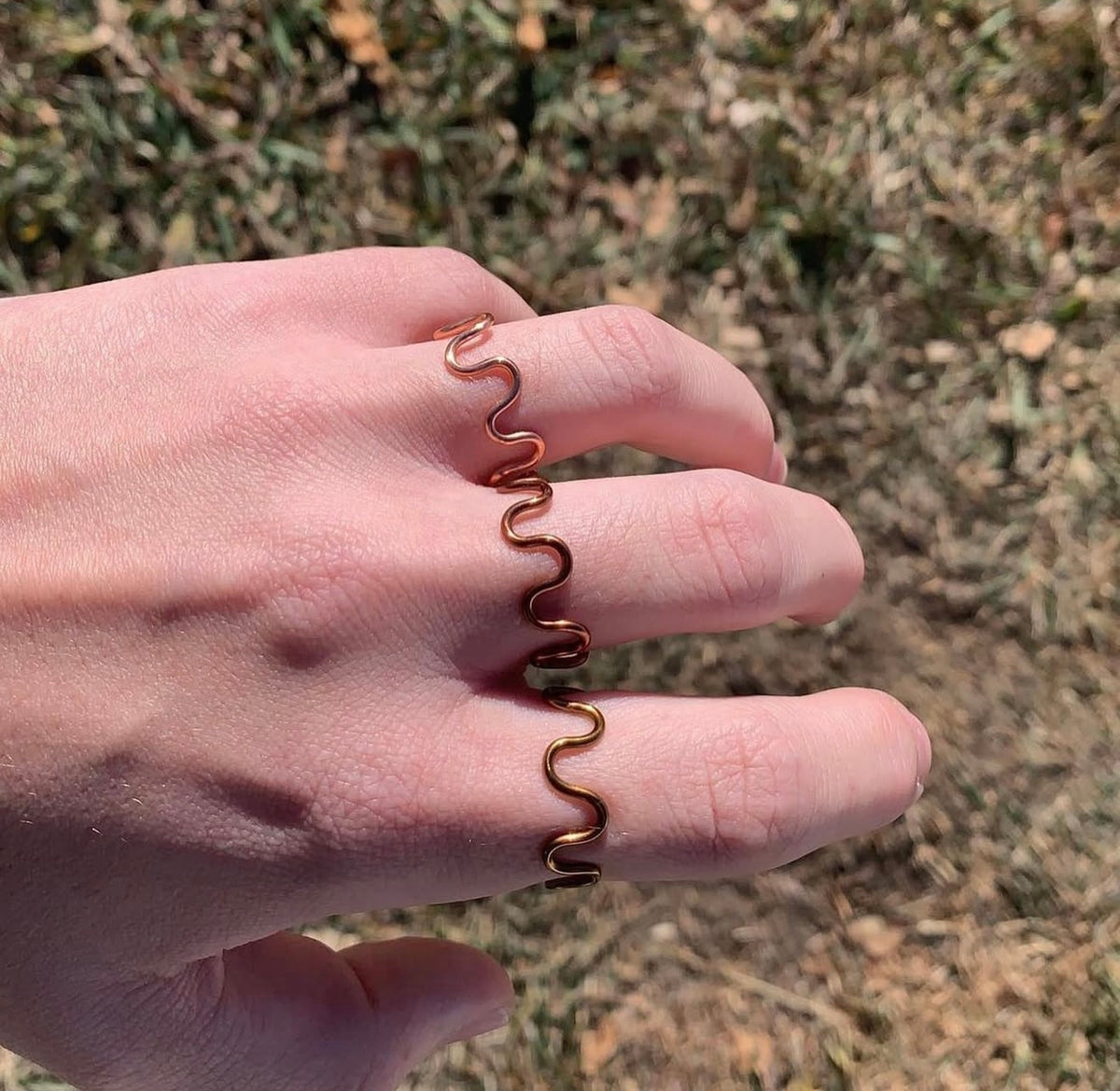 Wavy ring