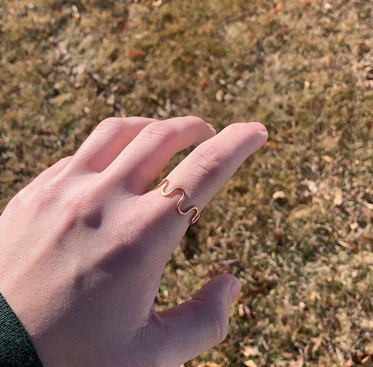 Wavy ring