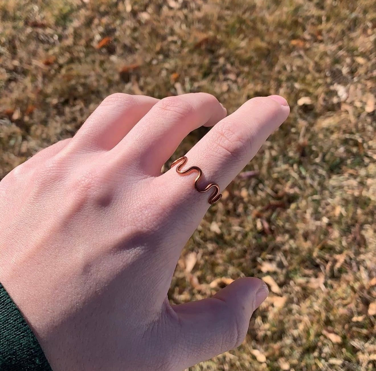 Wavy ring