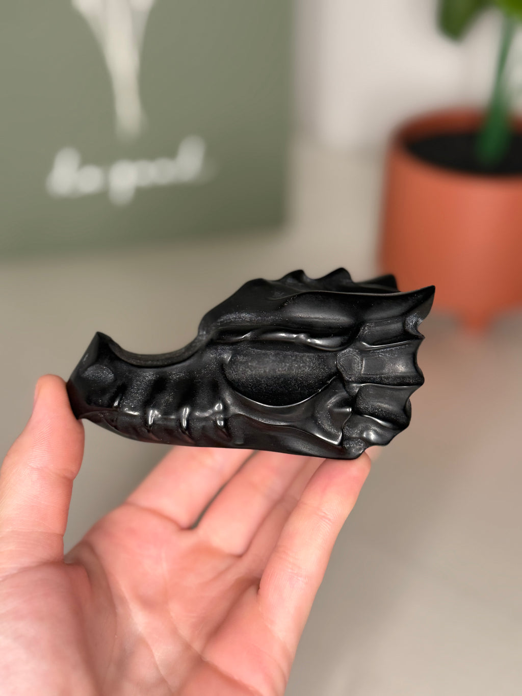 Black obsidian dragon head