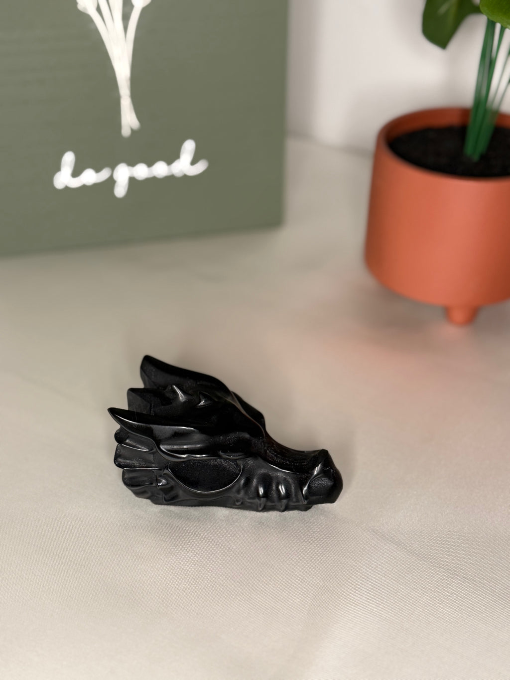 Black obsidian dragon head