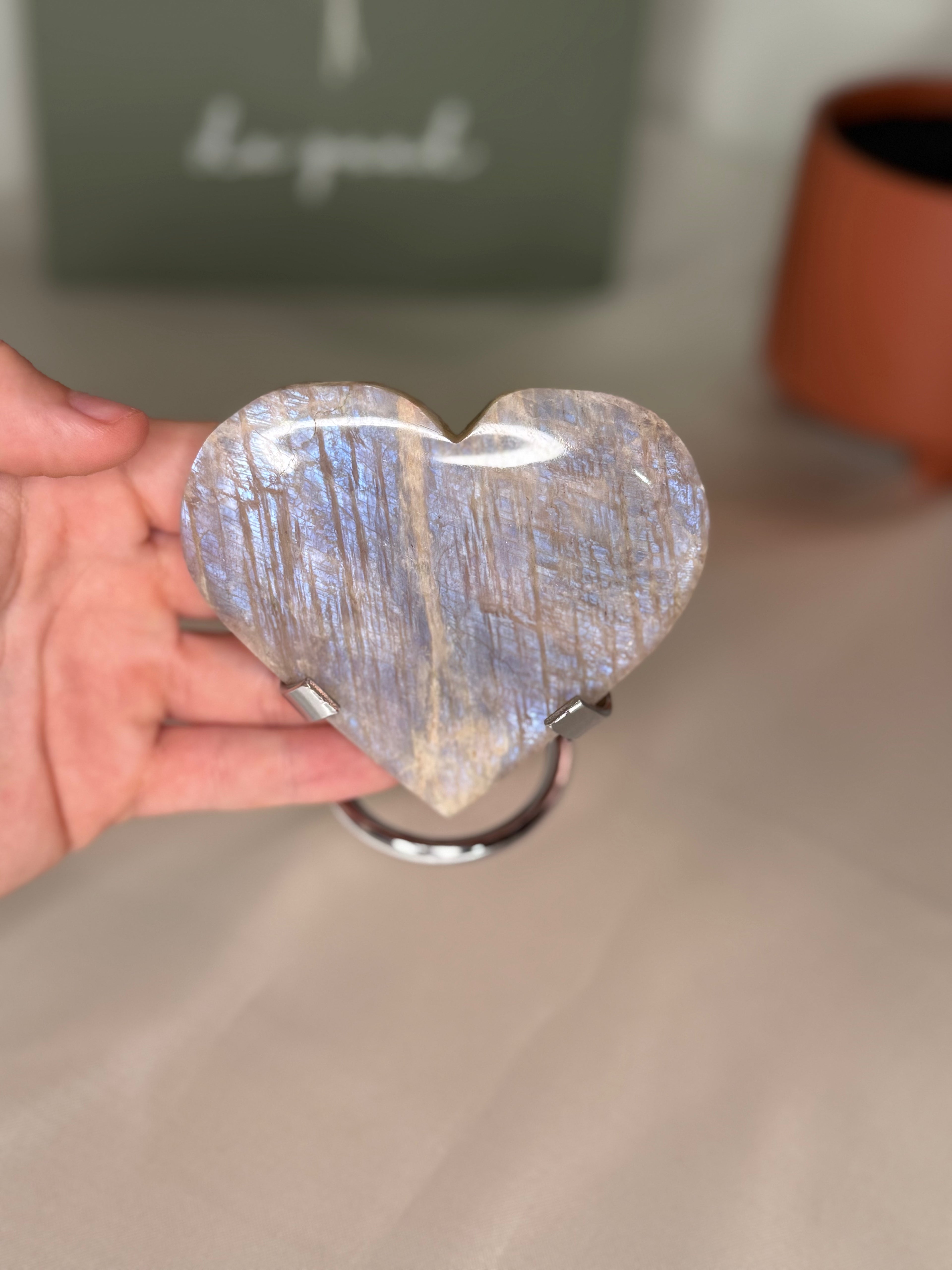 Flashy moonstone heart