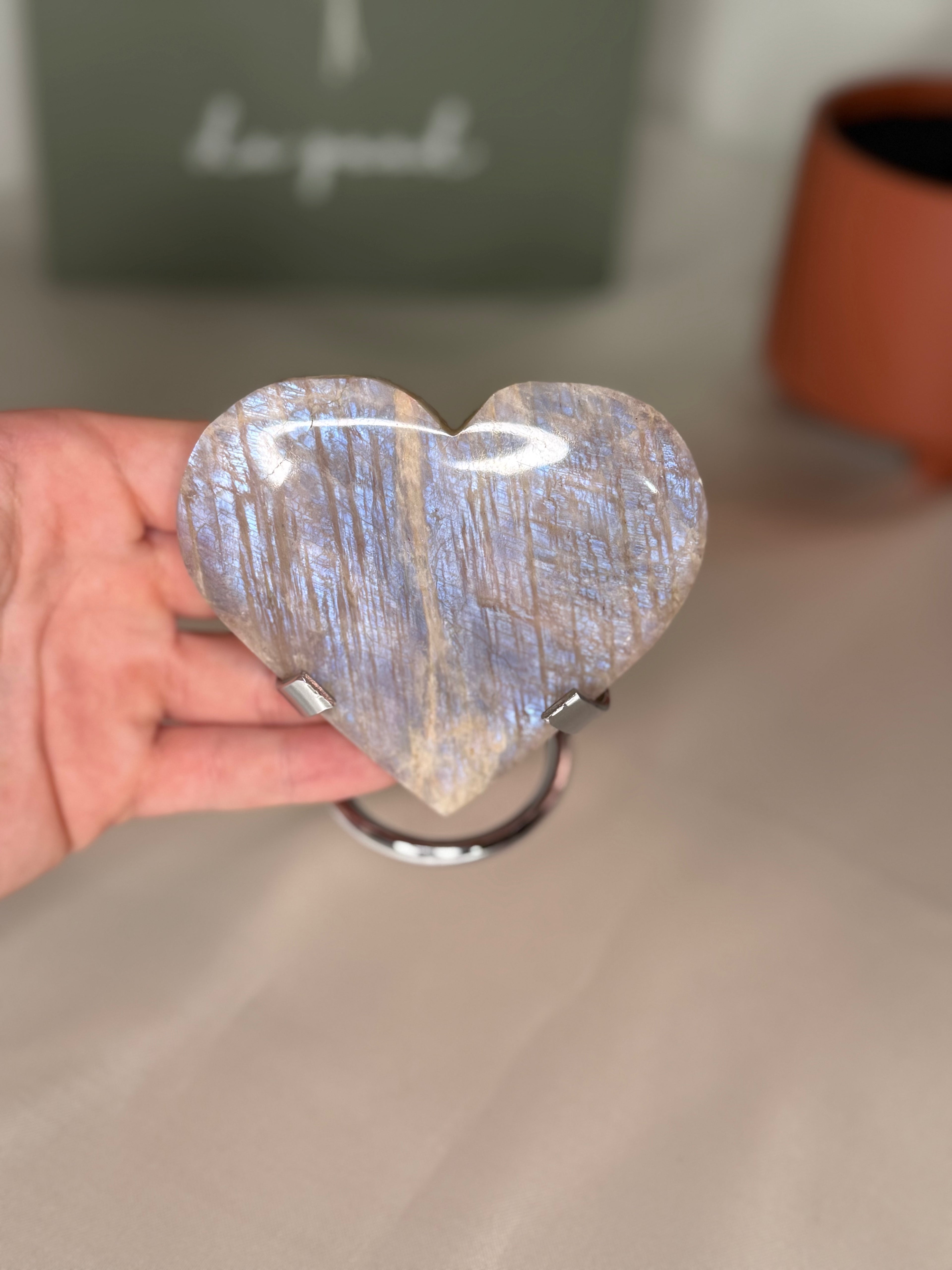 Flashy moonstone heart