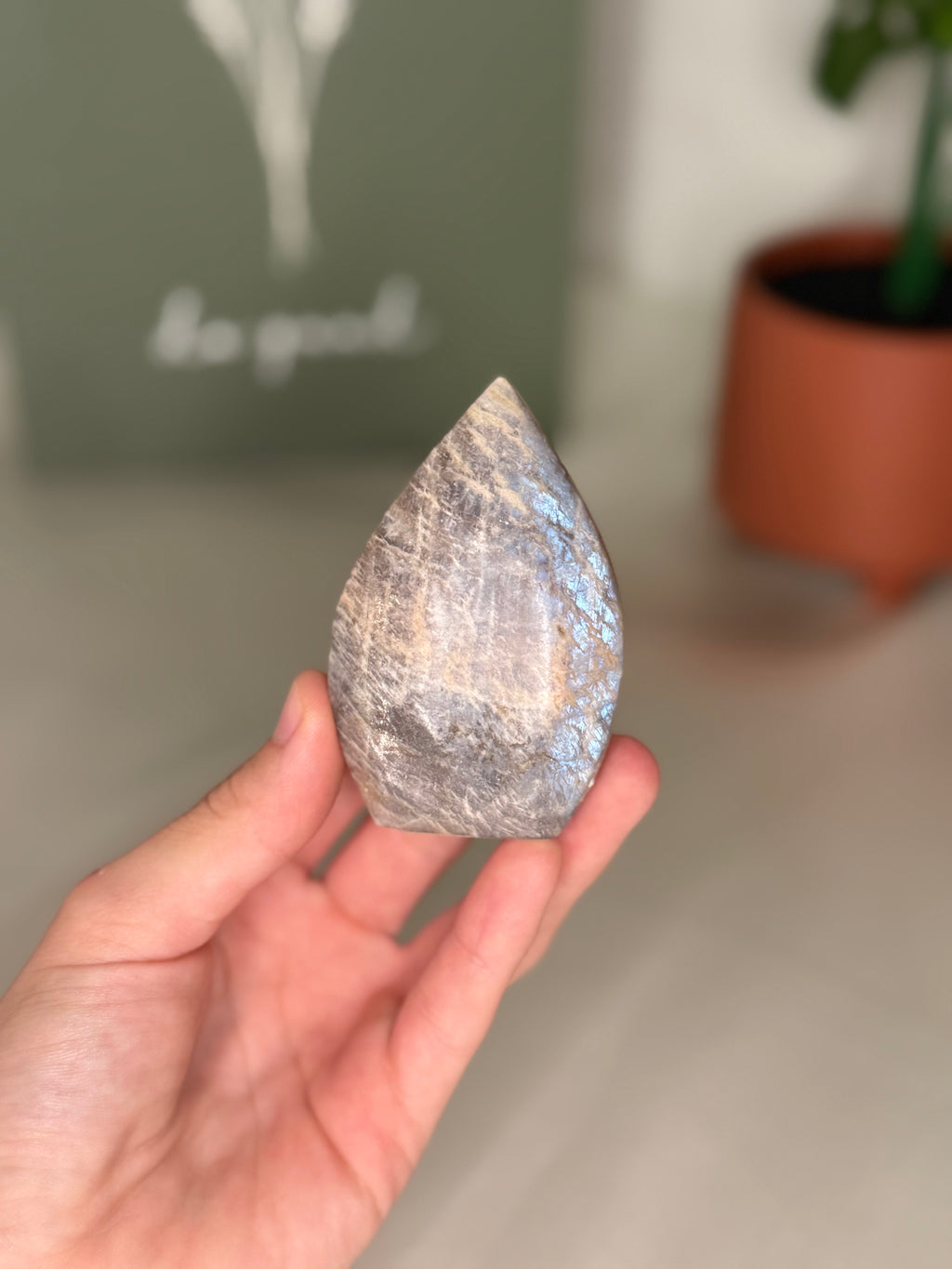 Flashy moonstone portal