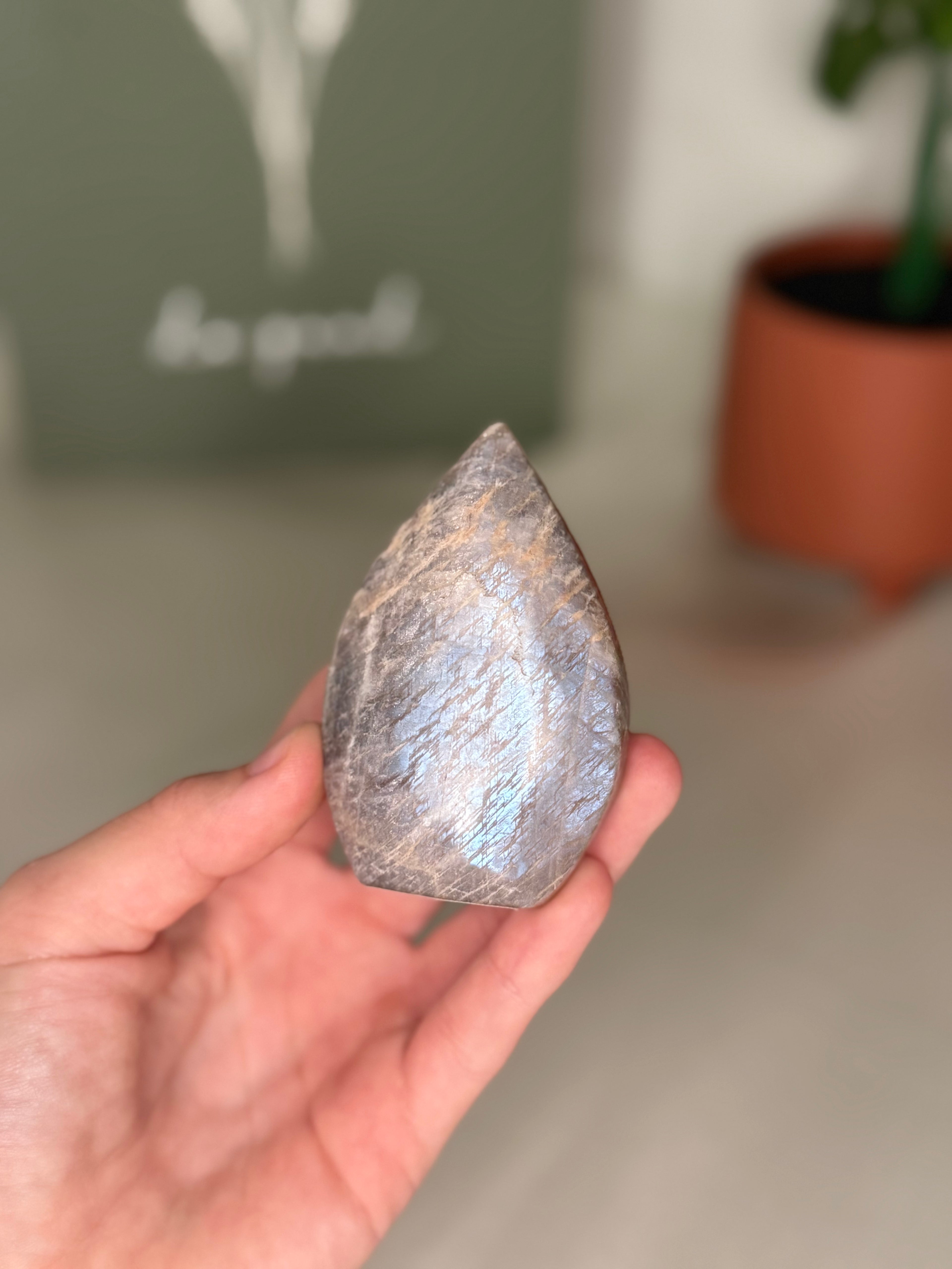Flashy moonstone portal