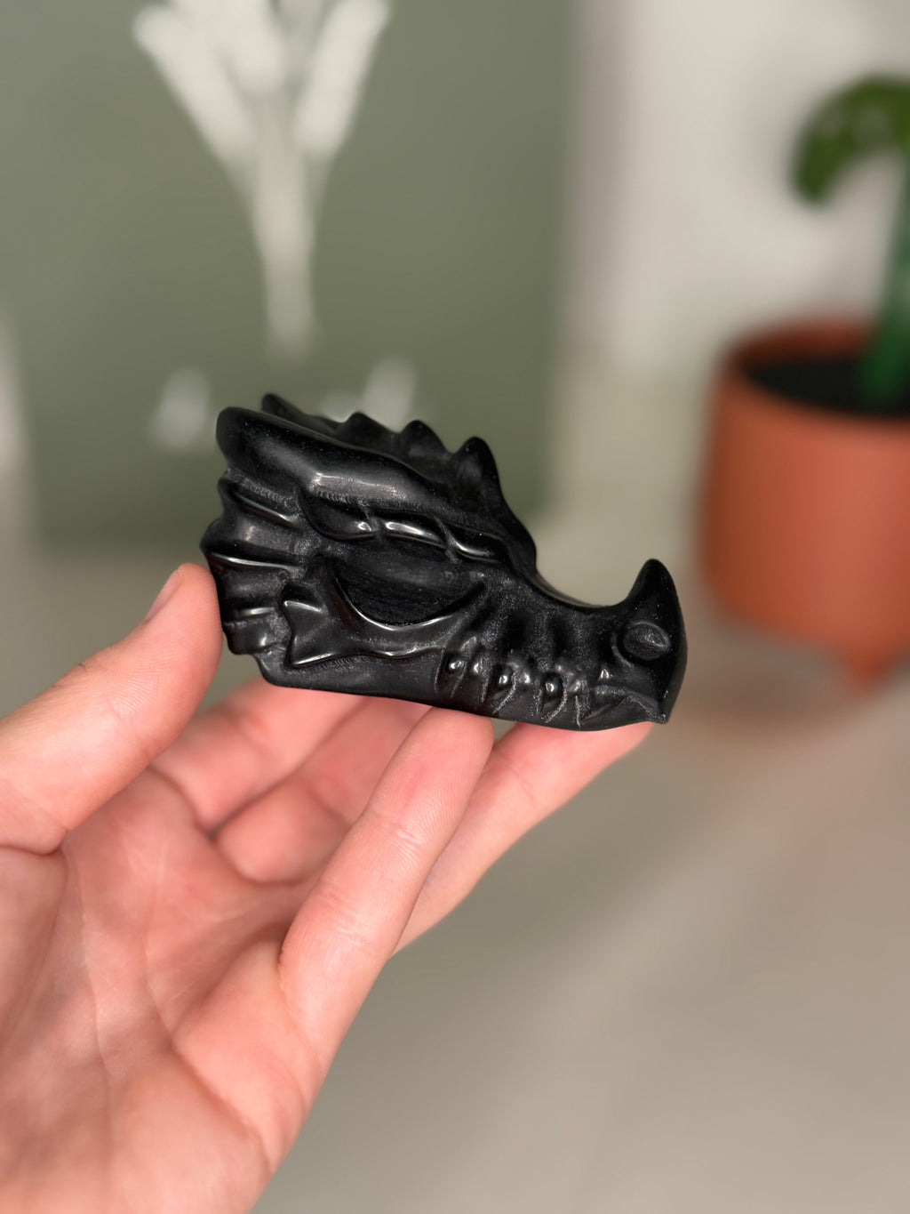 Black obsidian dragon head