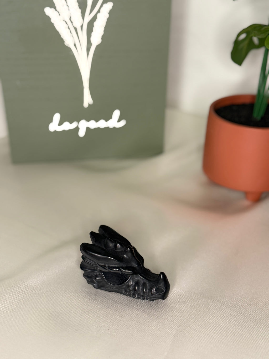 Black obsidian dragon head