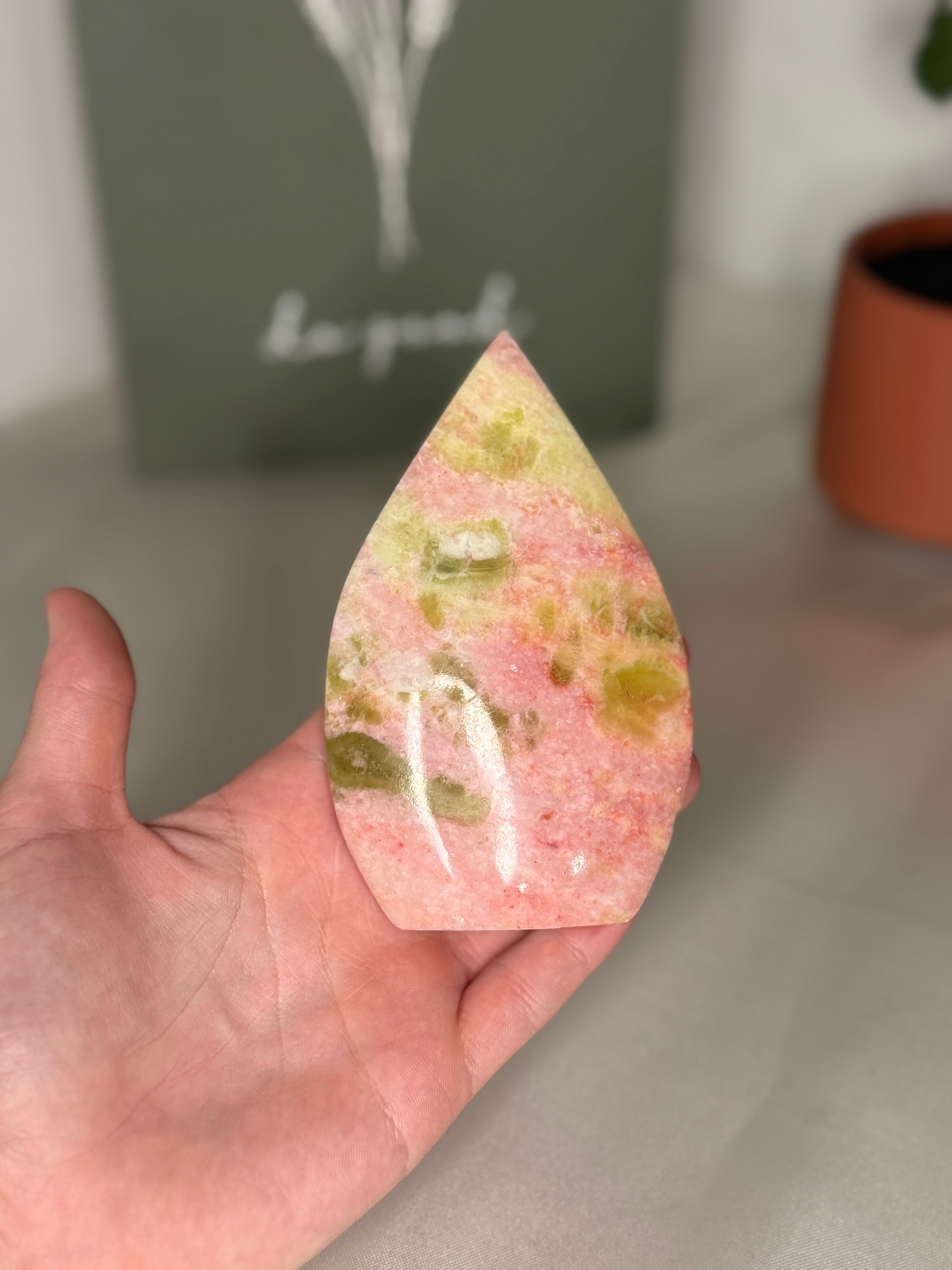 Thulite portals