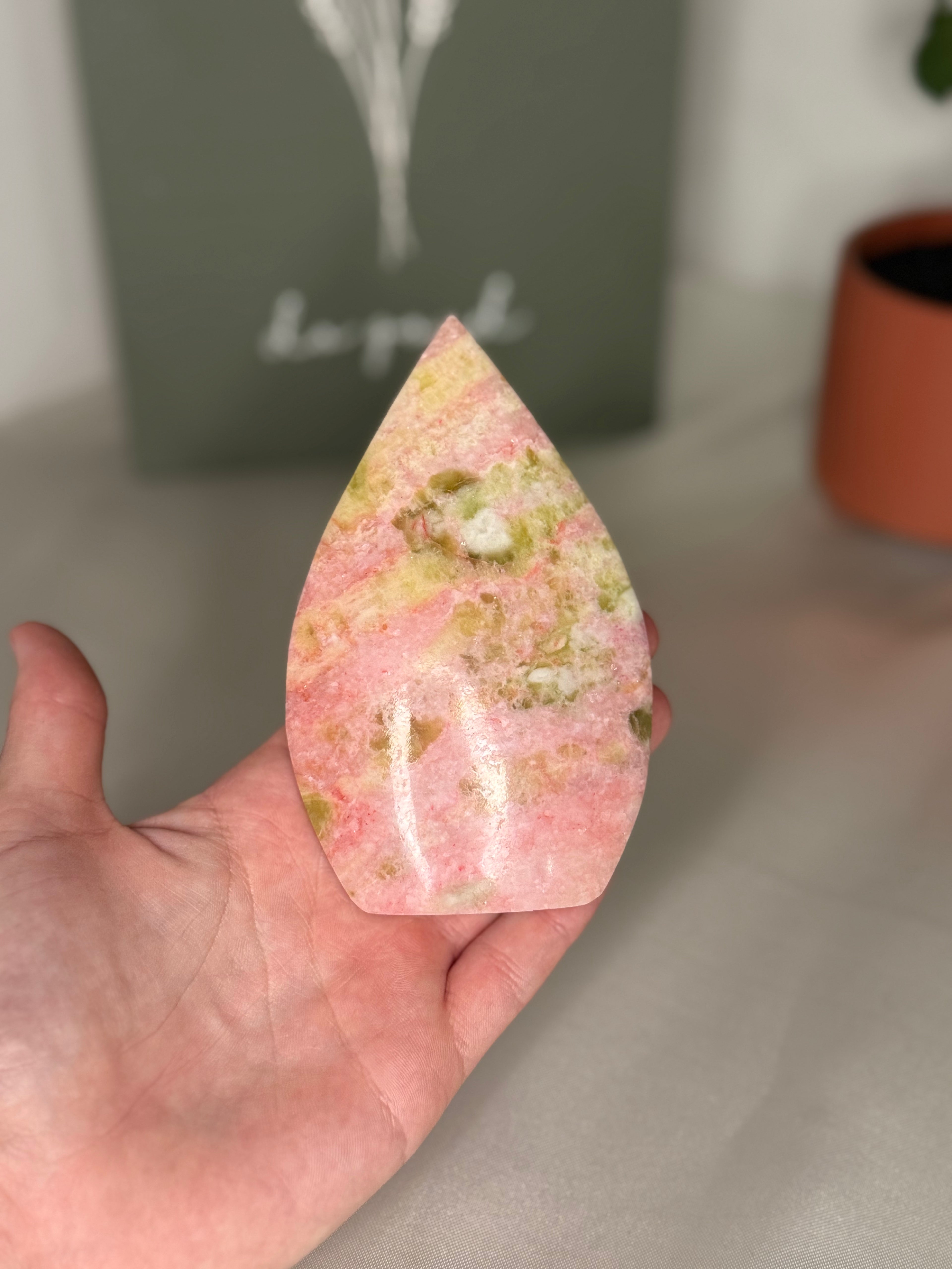 Thulite portals