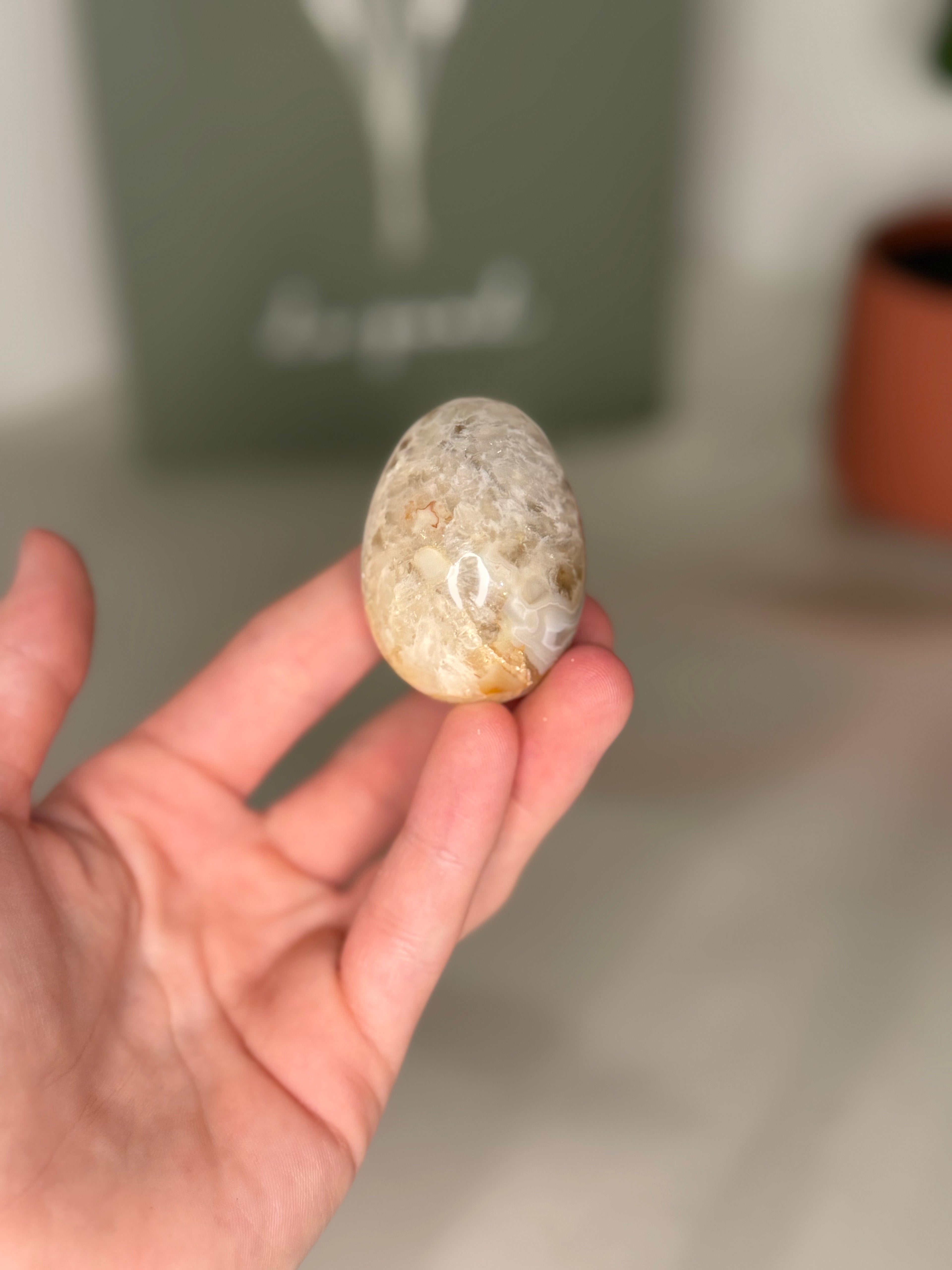 Agate egg