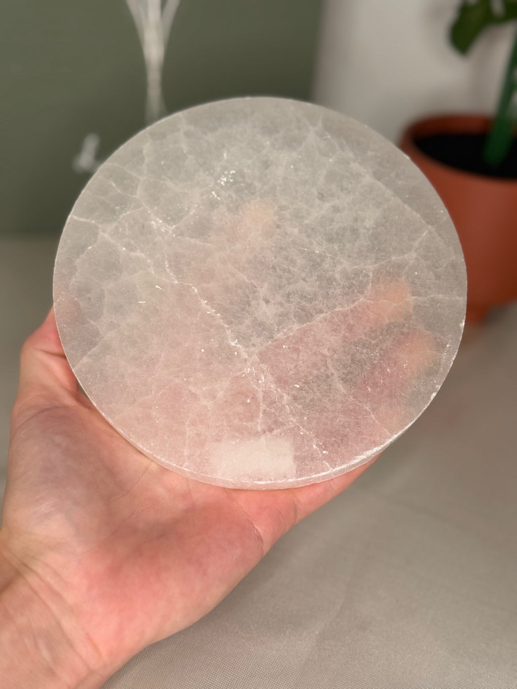 Selenite charging plate