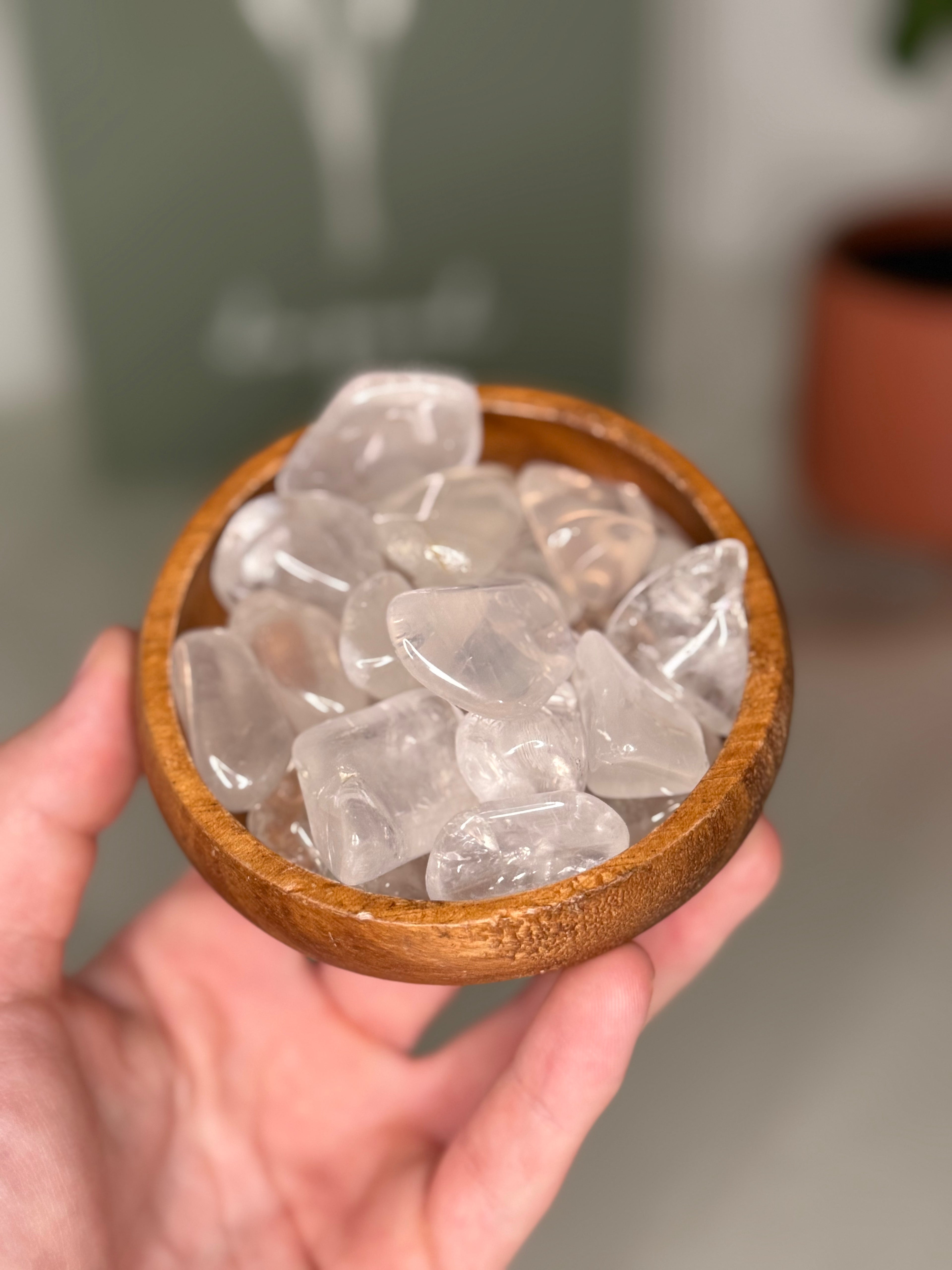 Small clear quartz tumble