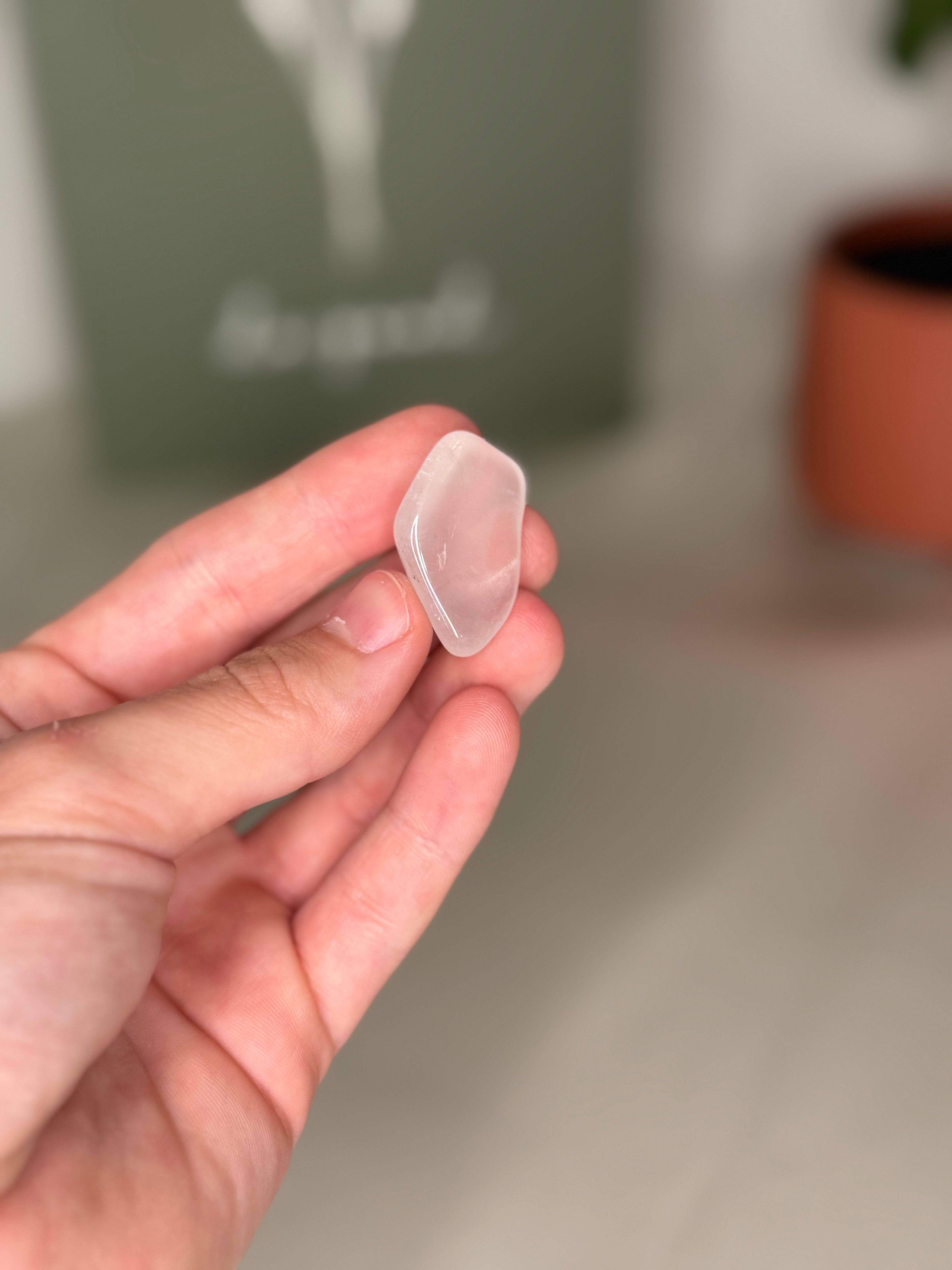 Small clear quartz tumble