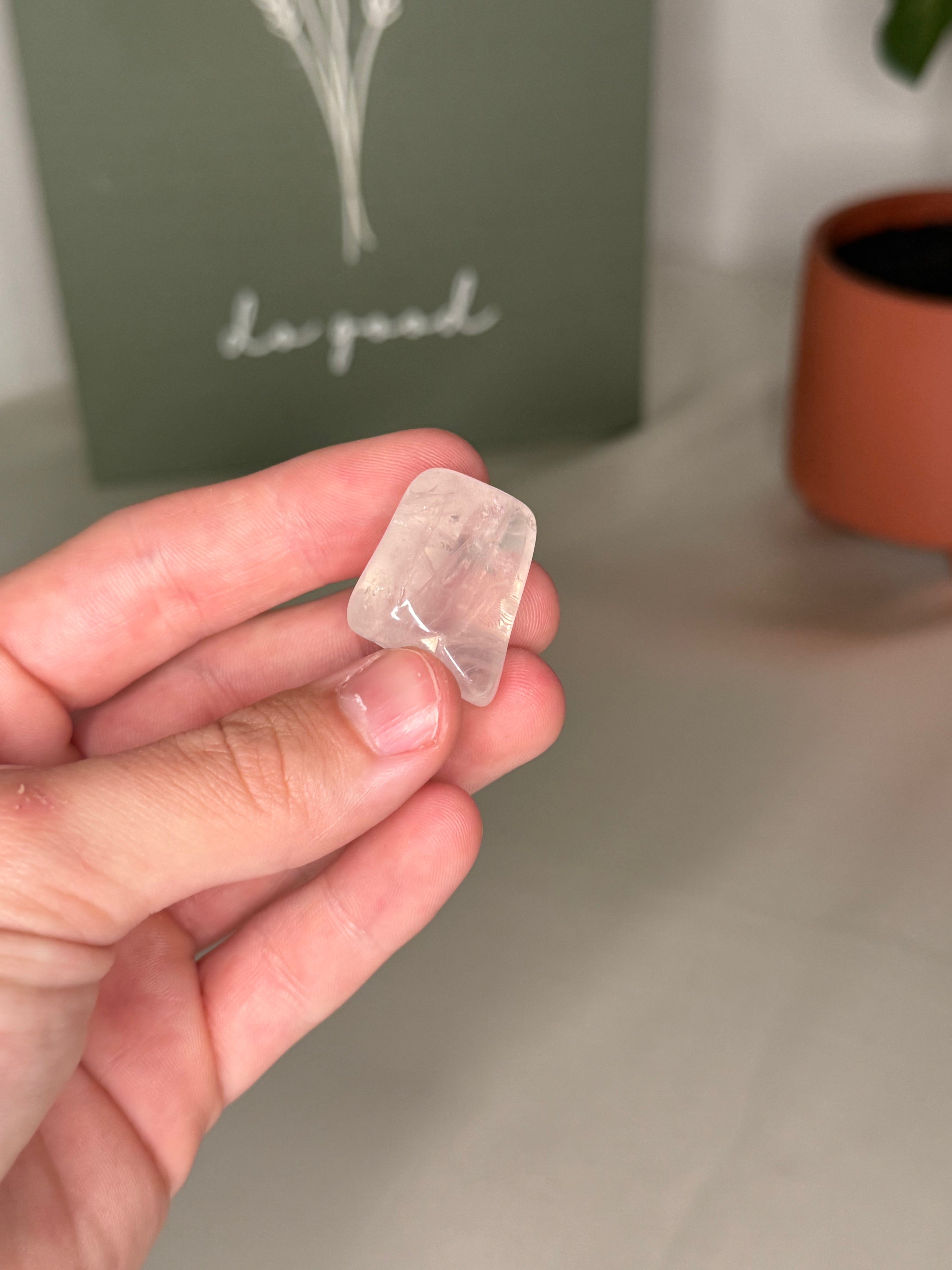 Small clear quartz tumble
