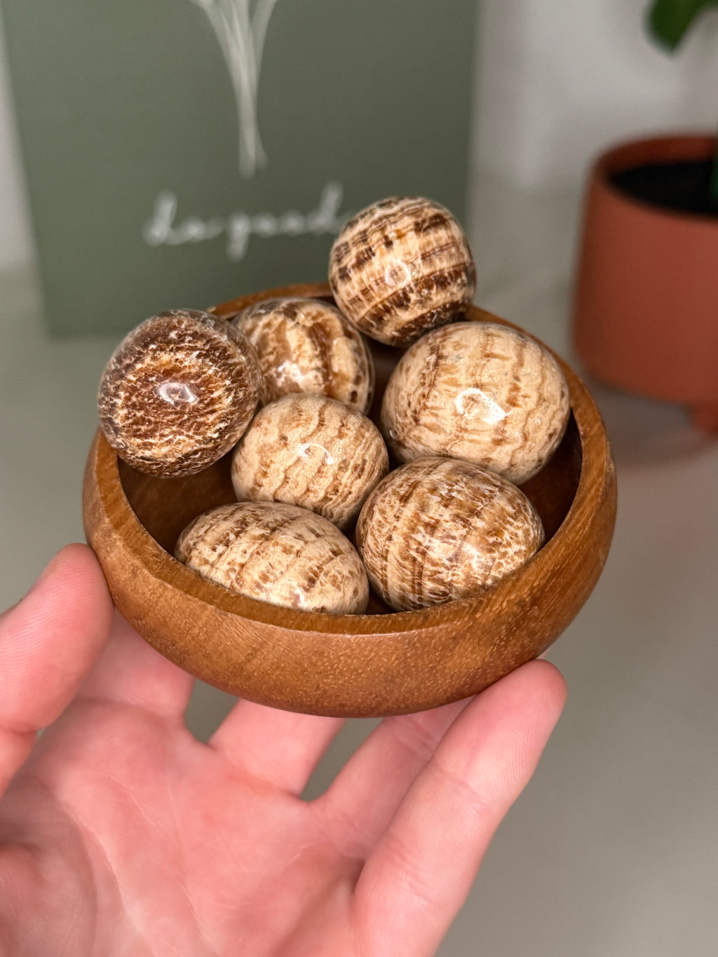 Aragonite tumble