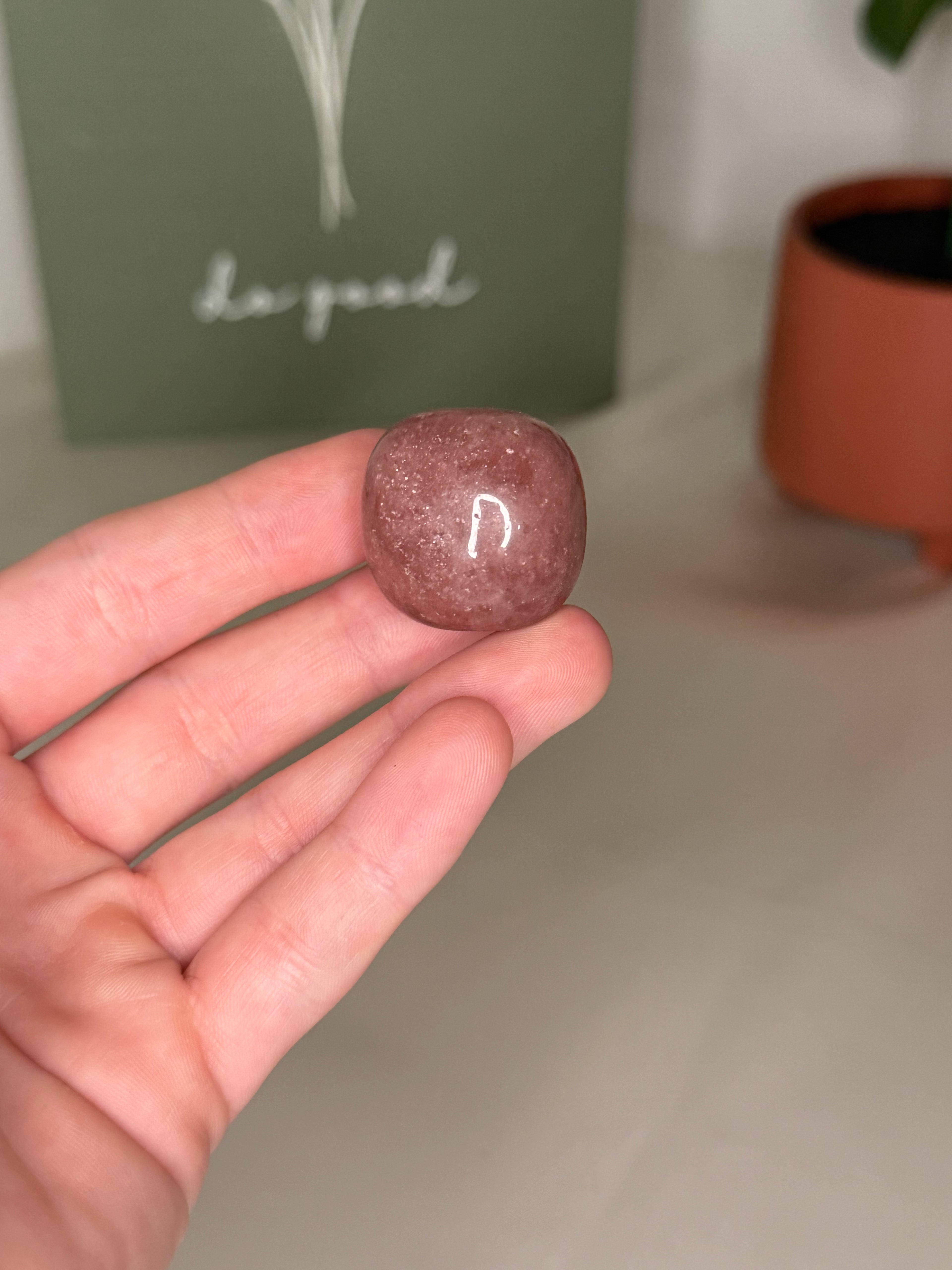 Strawberry quartz tumble