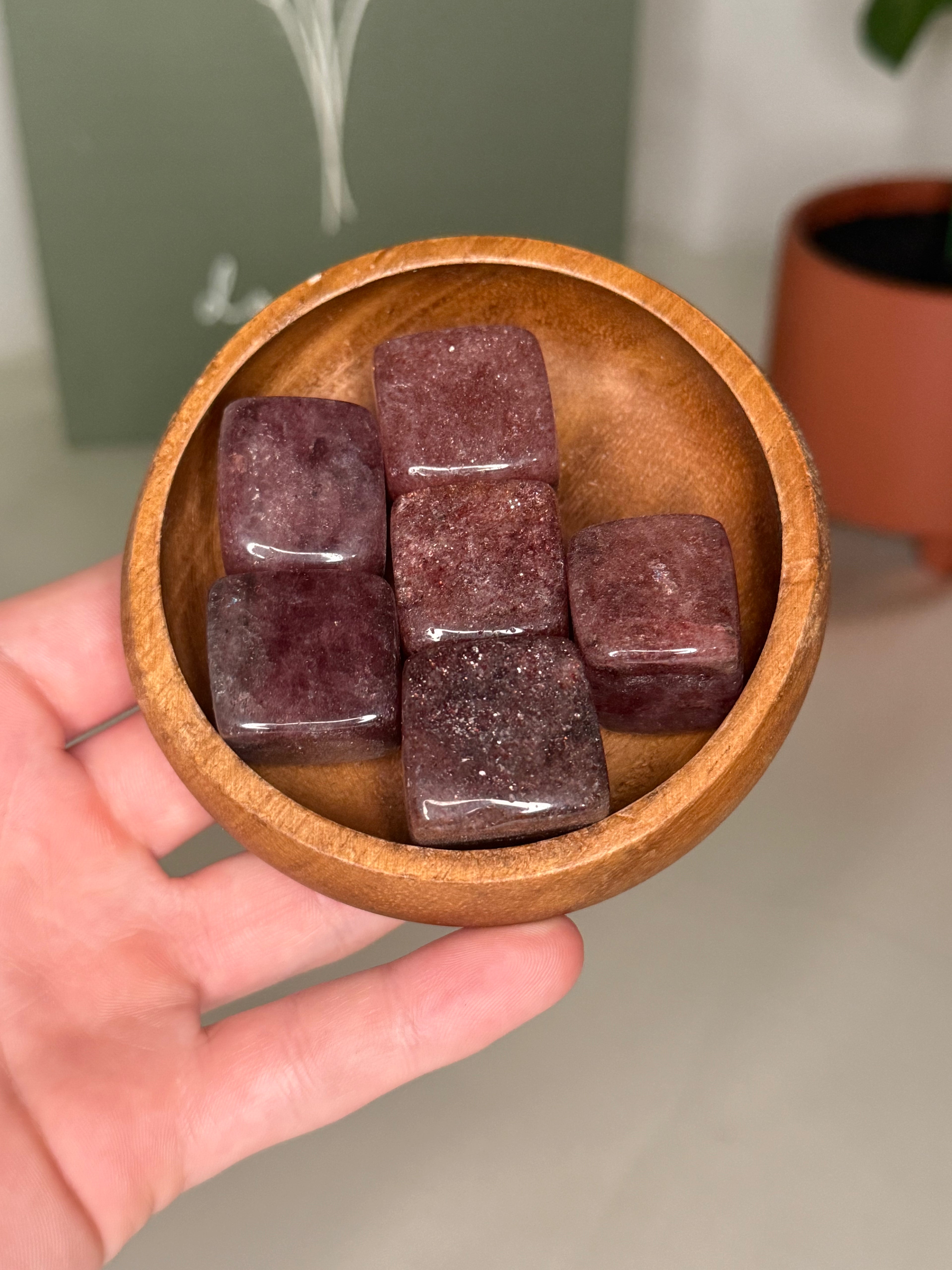 Strawberry quartz cube