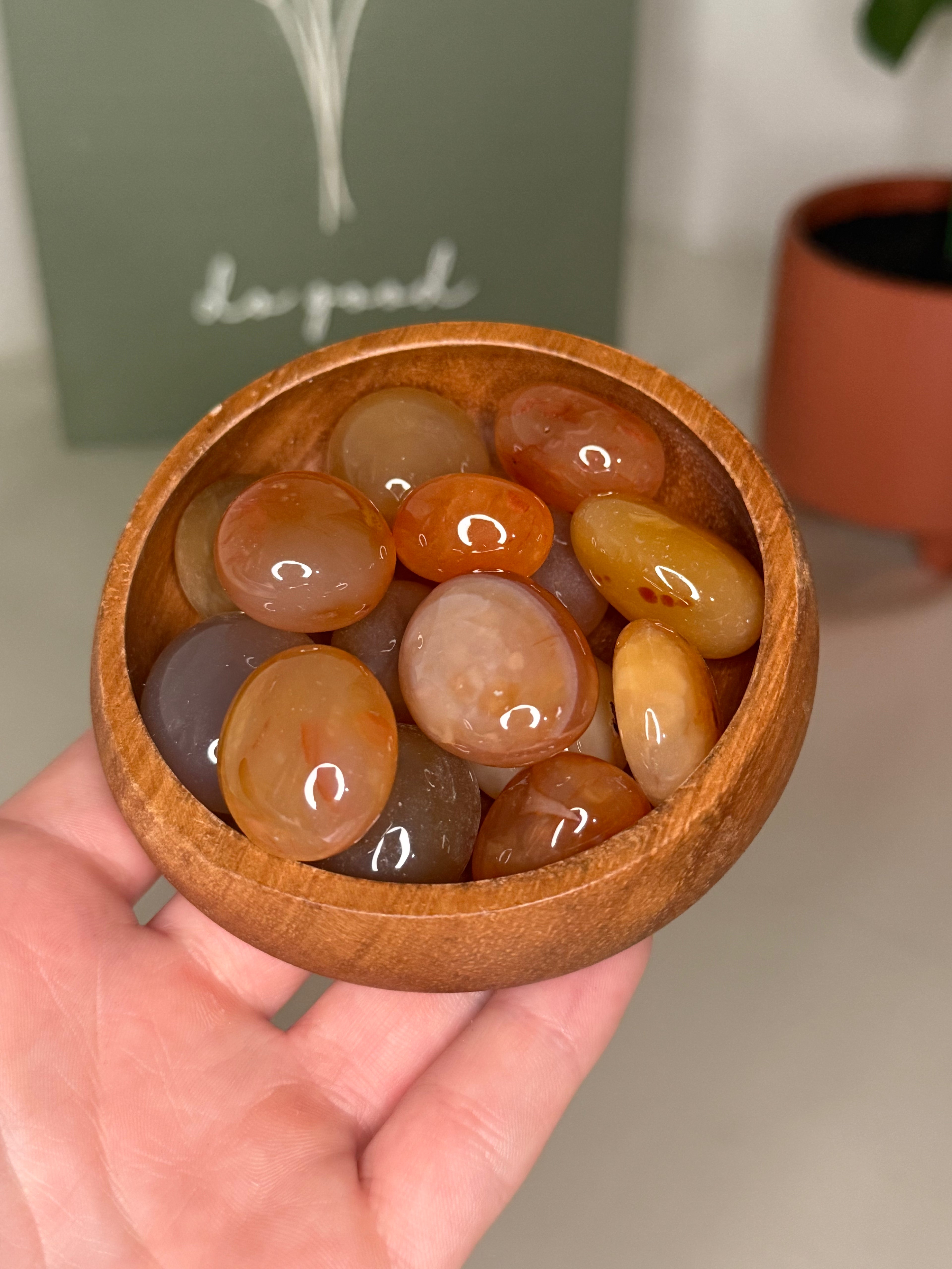 Small carnelian tumble