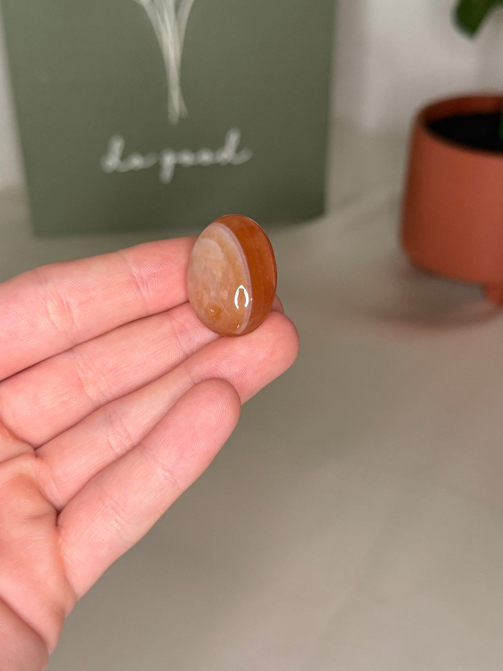 Small carnelian tumble