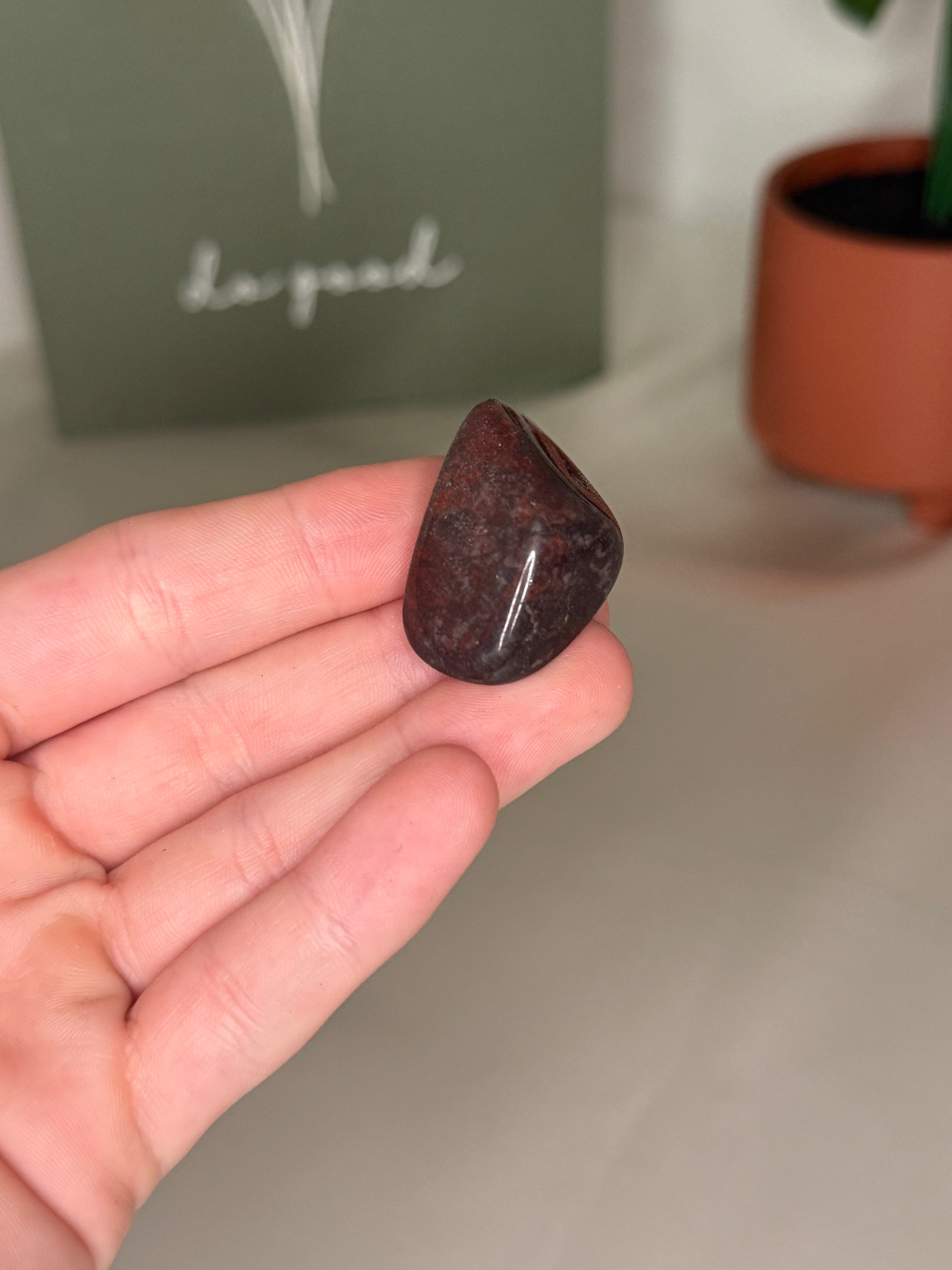Red jasper tumble