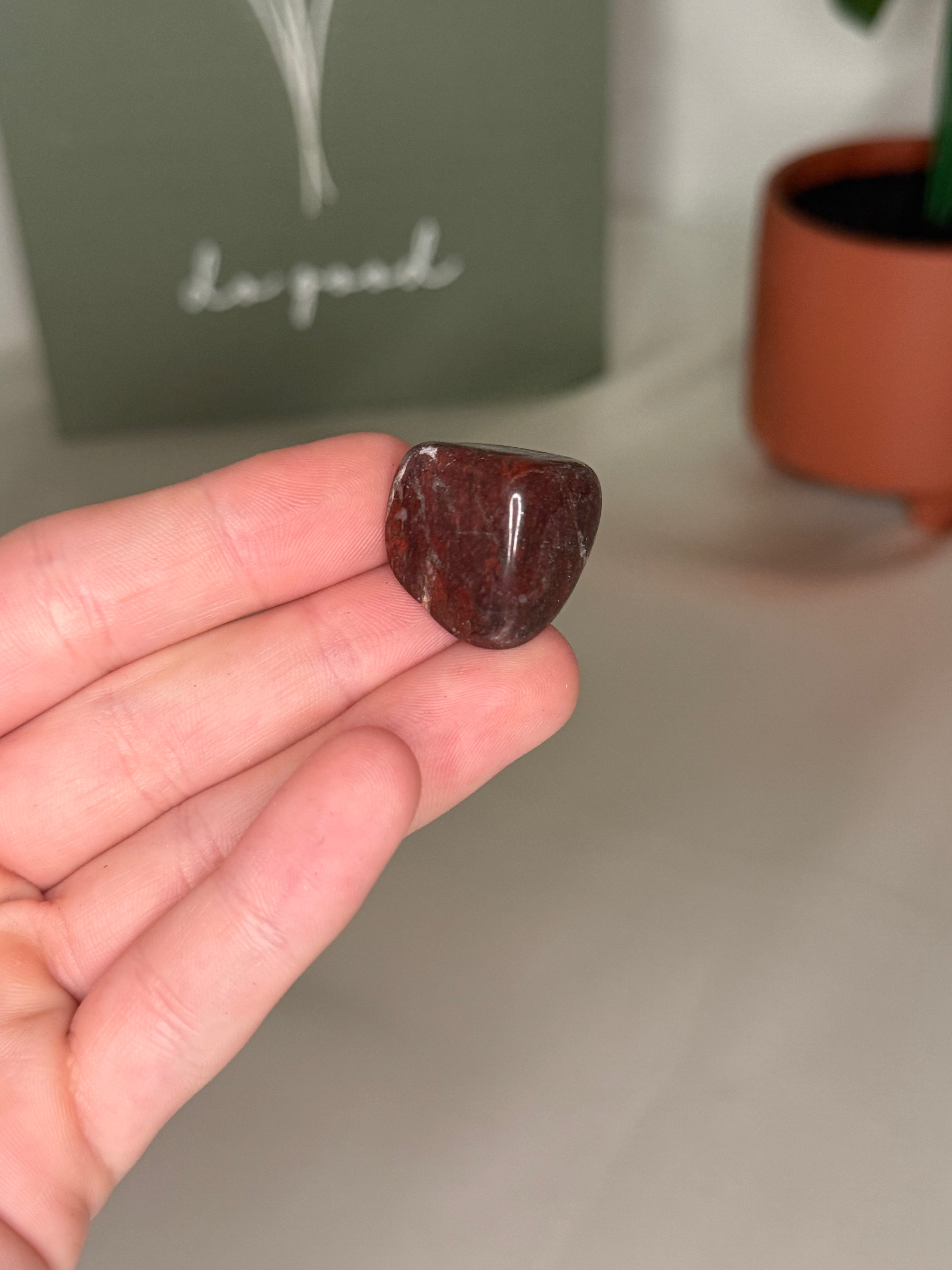 Red jasper tumble