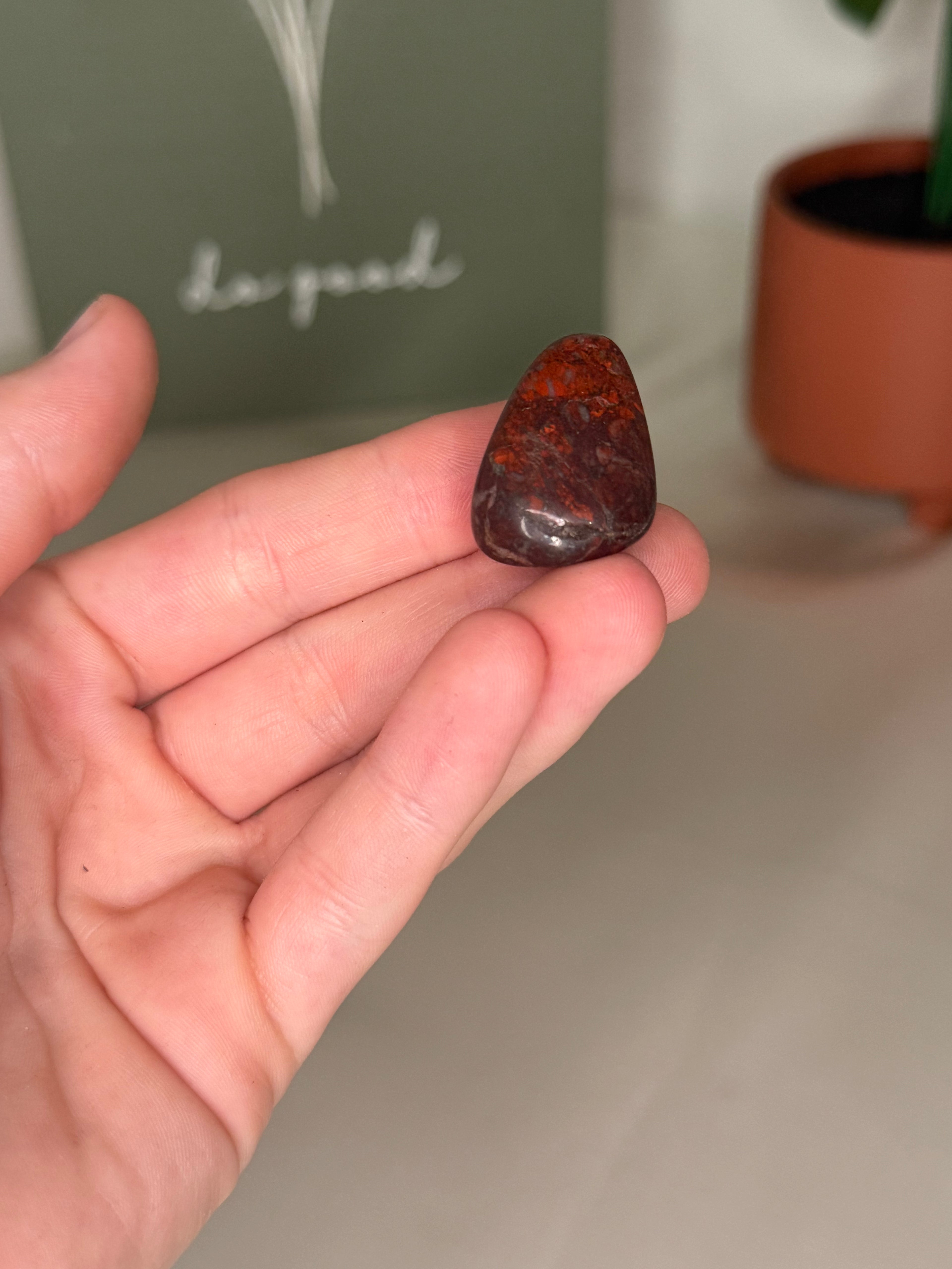Red jasper tumble