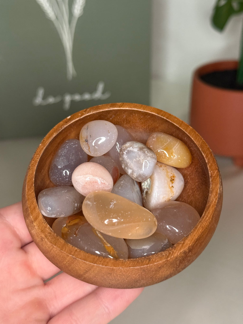 Flower agate tumble