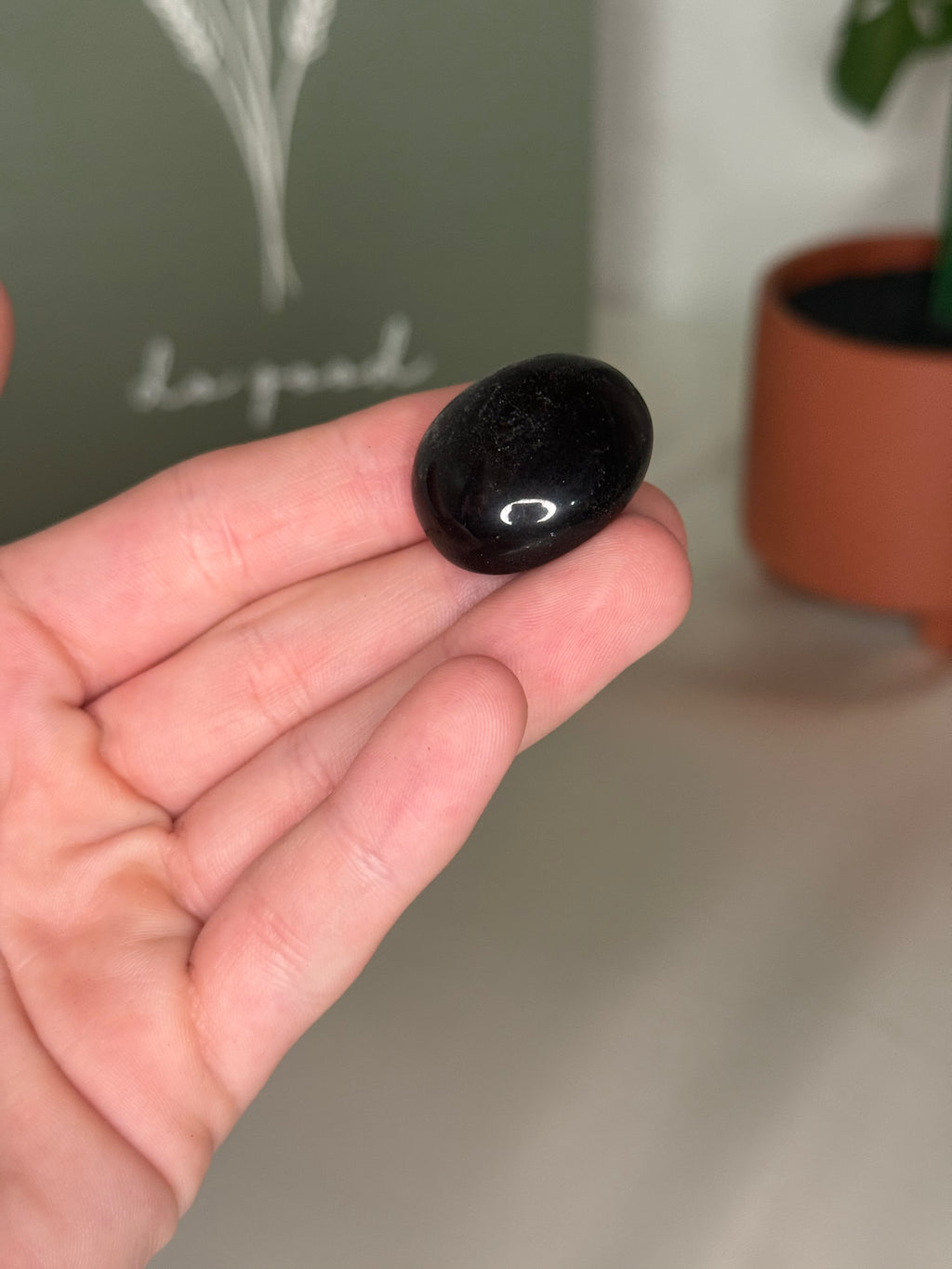 Black obsidian tumble
