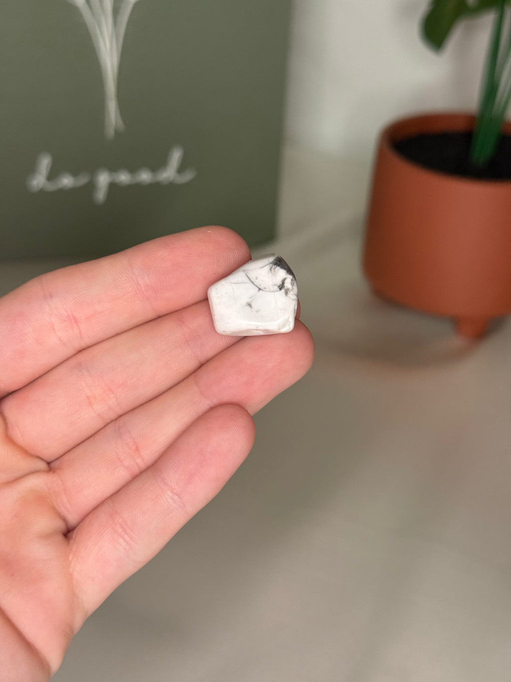 Small howlite tumble