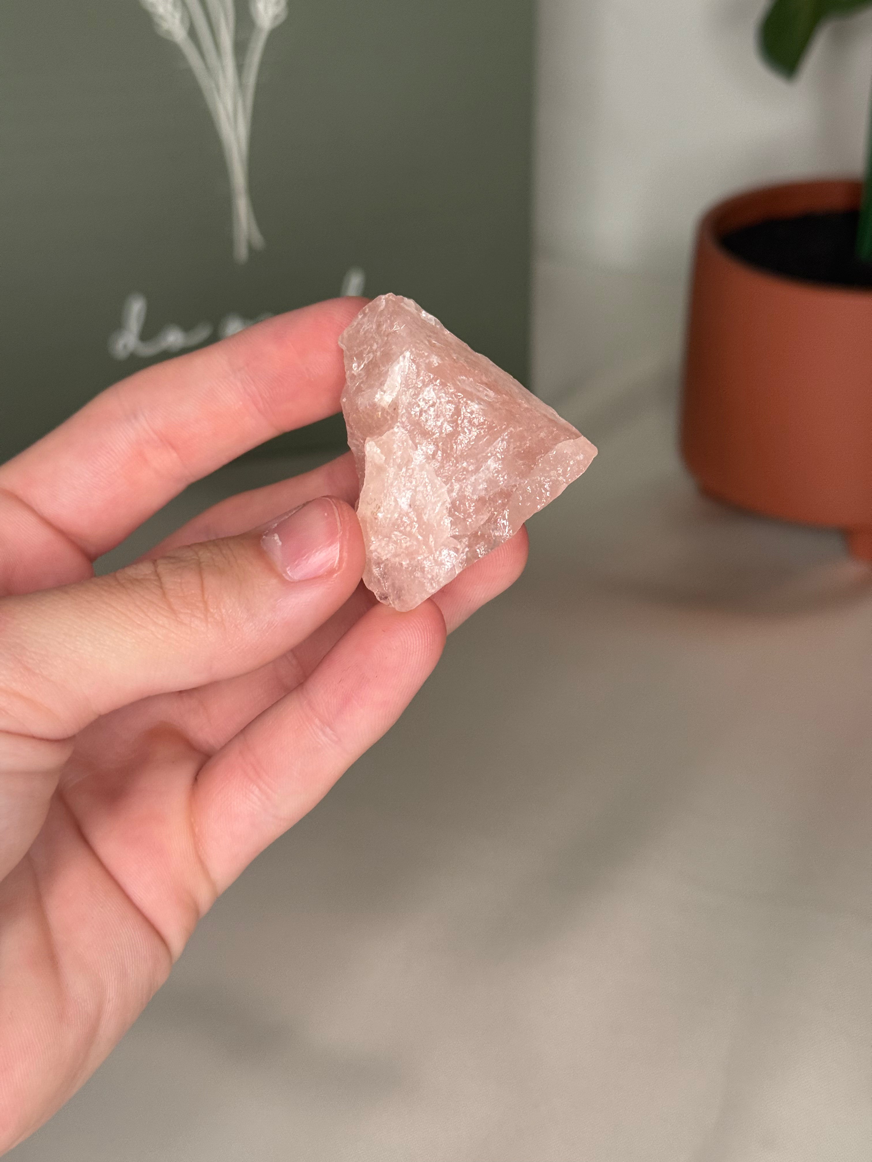 Raw rose quartz