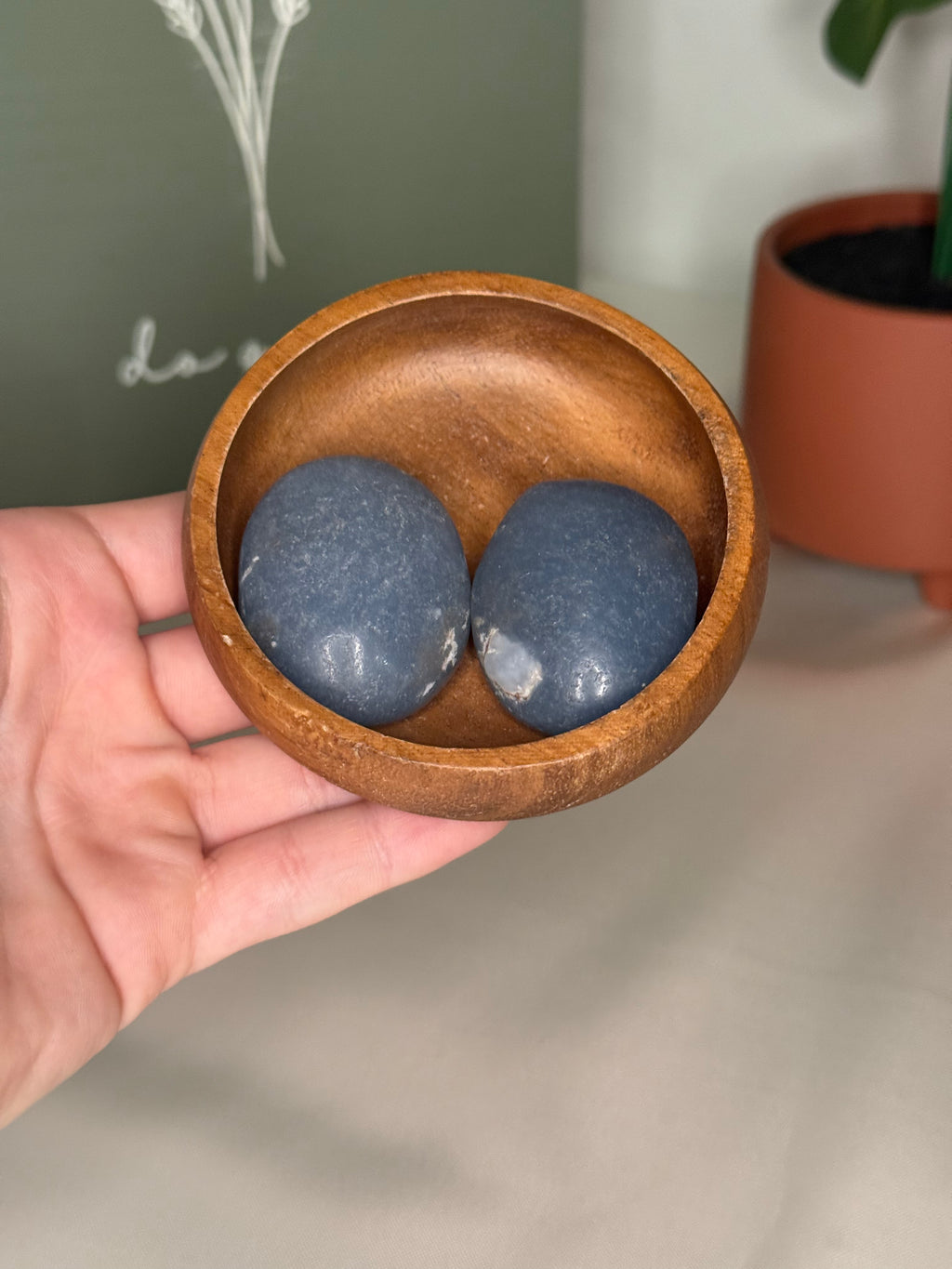 Angelite small palm