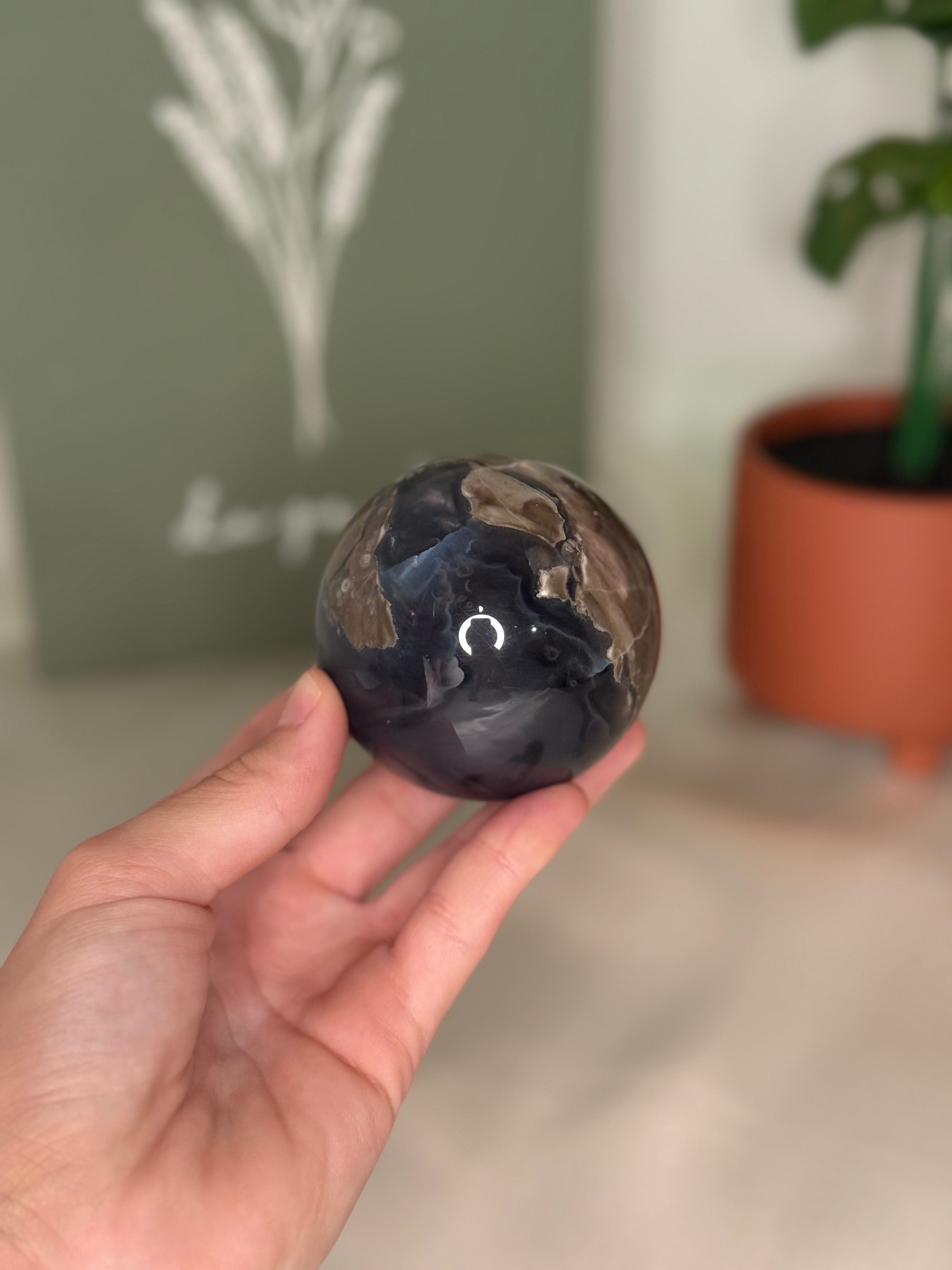 Volcano agate sphere (UV reactive)