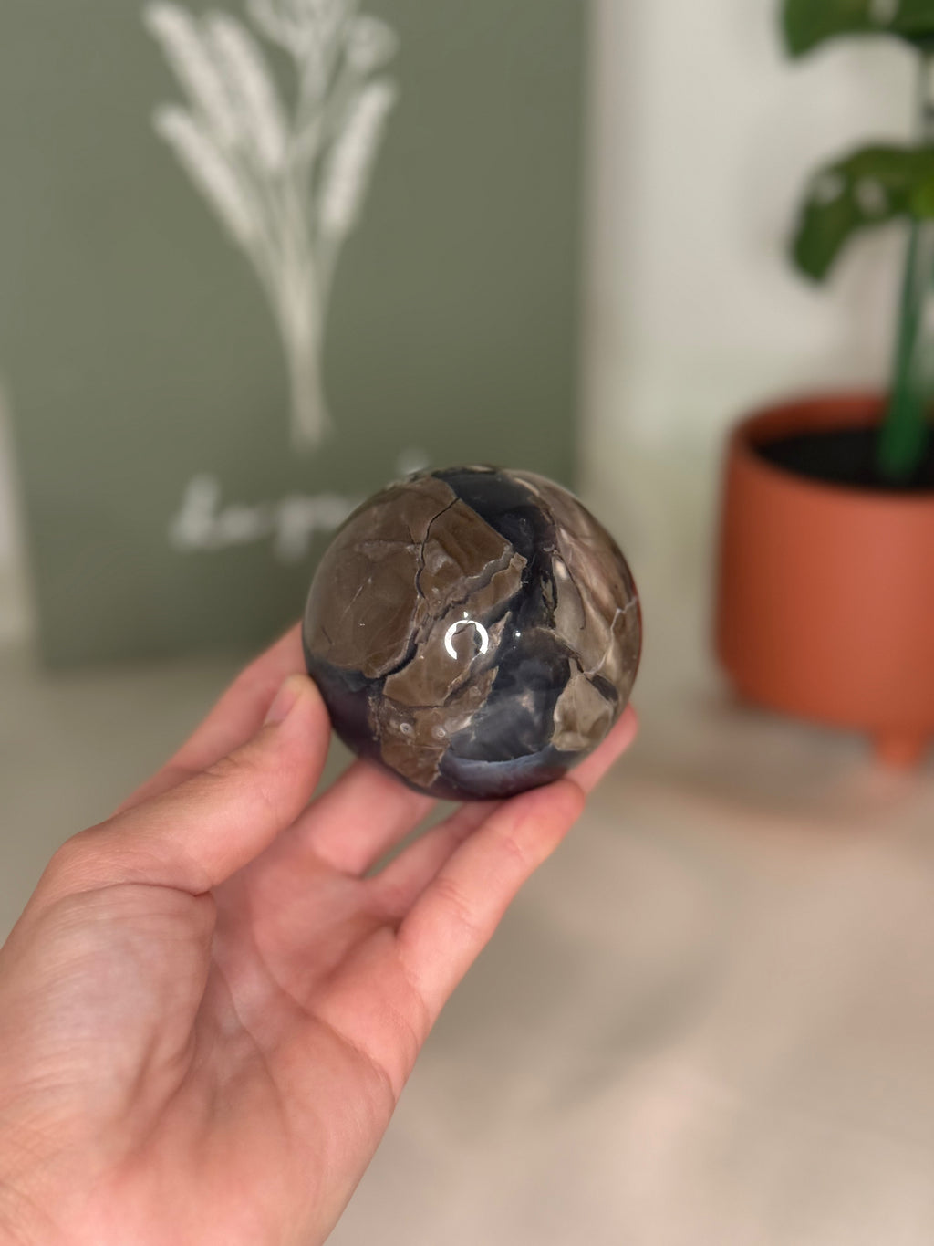 Volcano agate sphere (UV reactive)