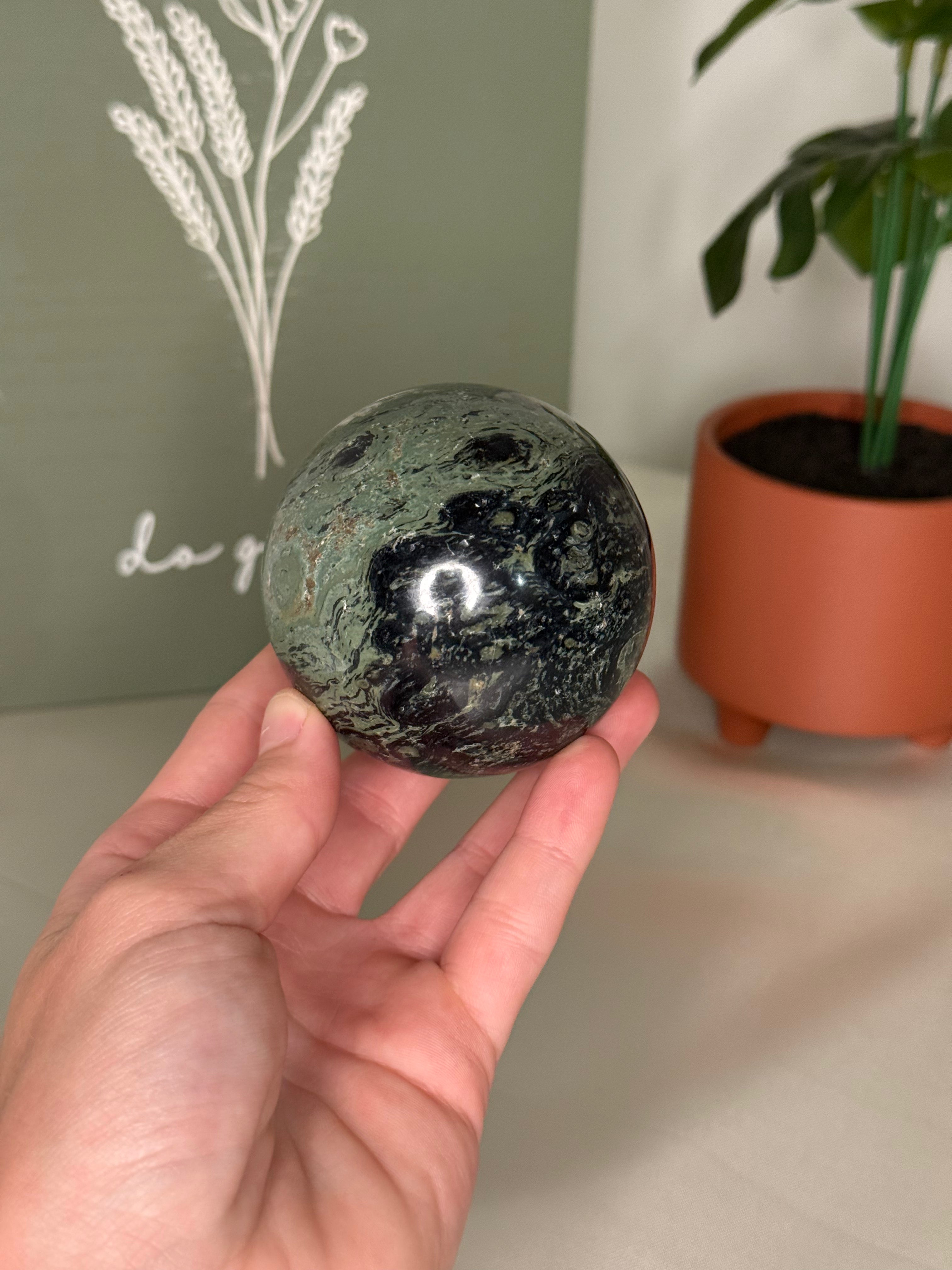 Kambaba jasper sphere