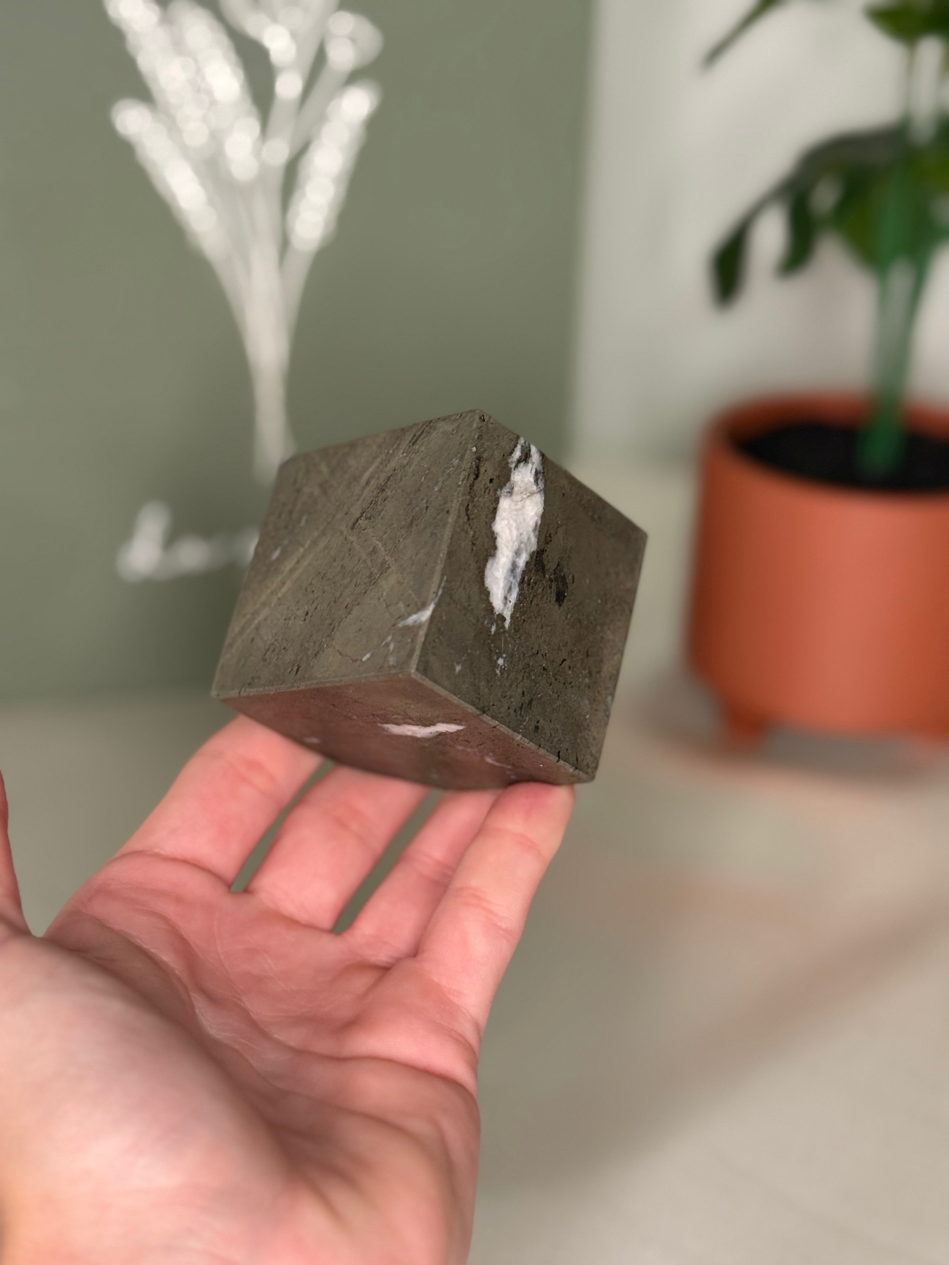 Self standing pyrite cube