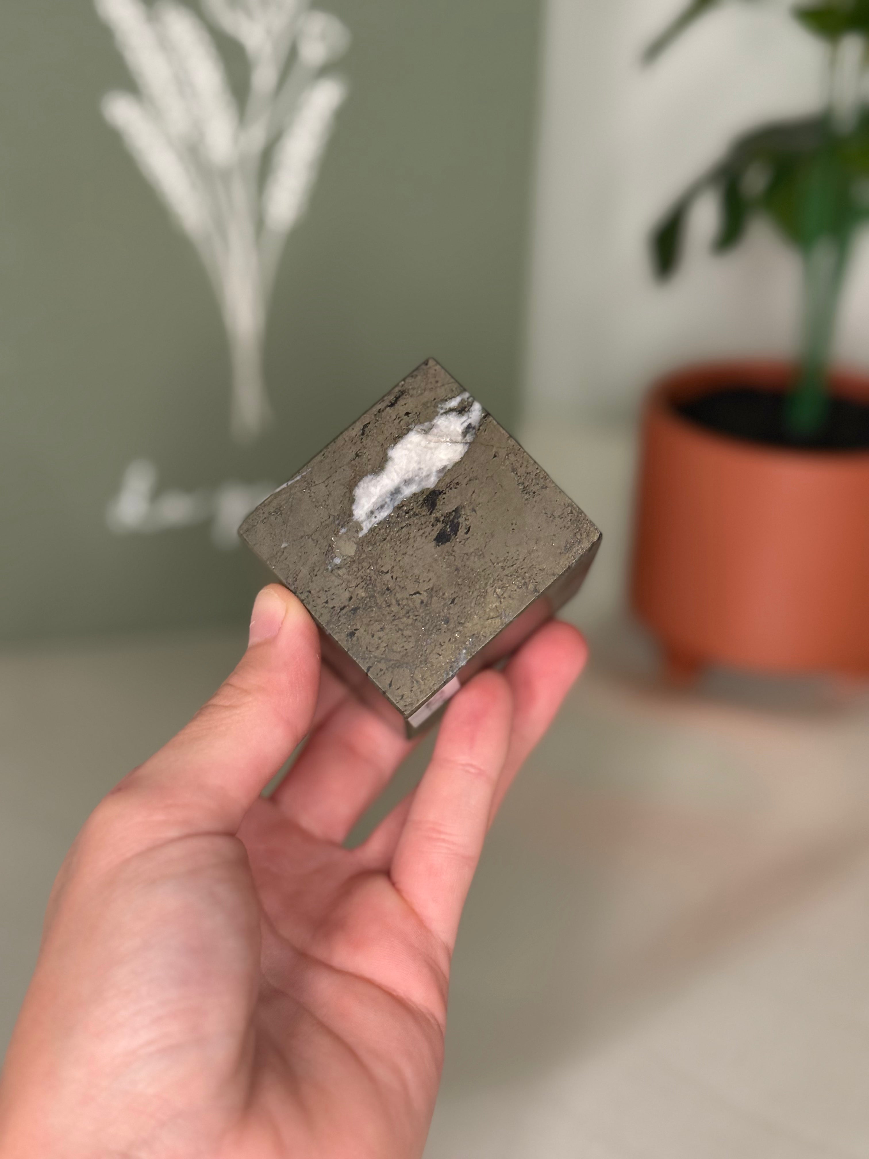 Self standing pyrite cube