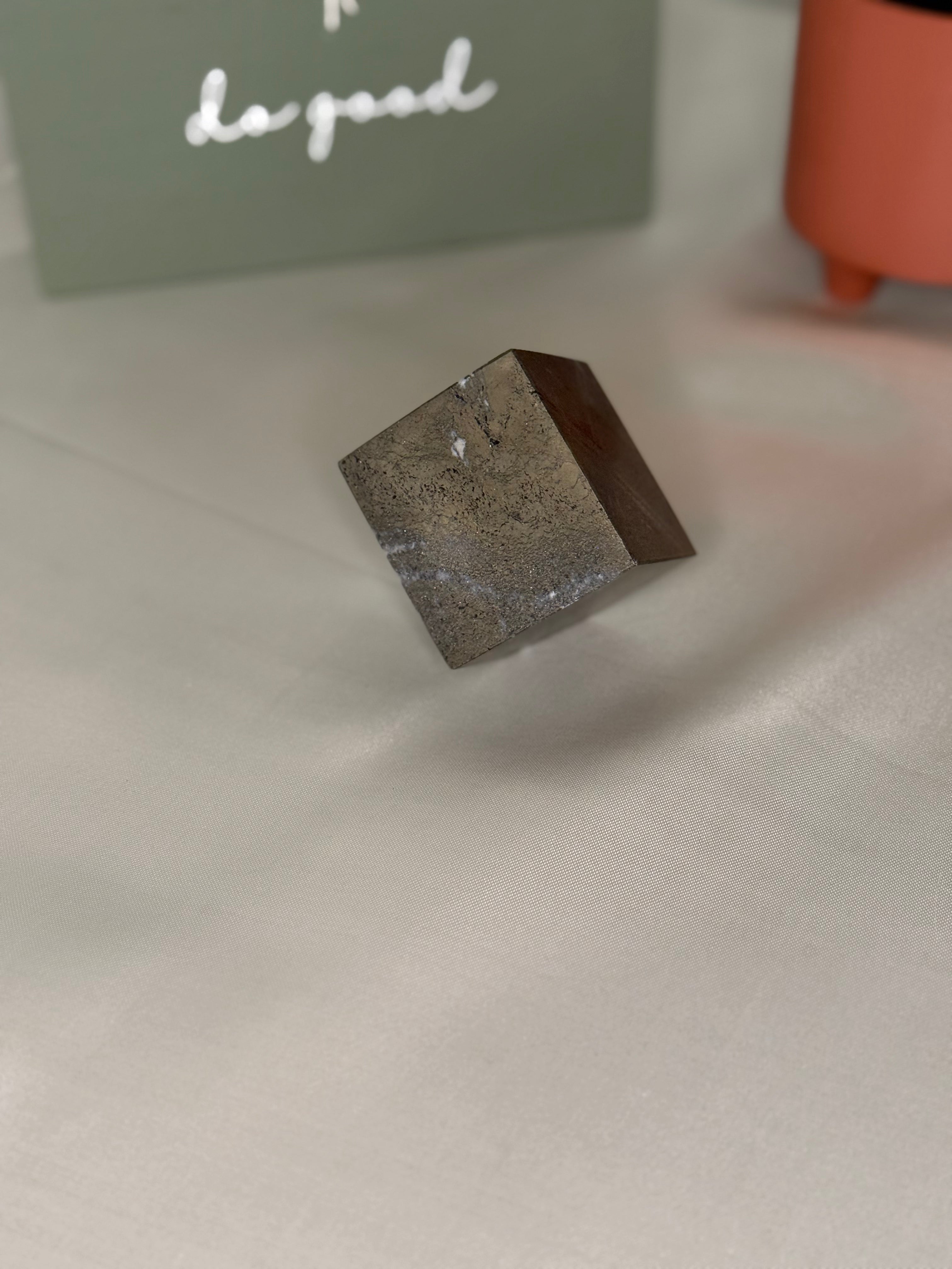 Self standing pyrite cube