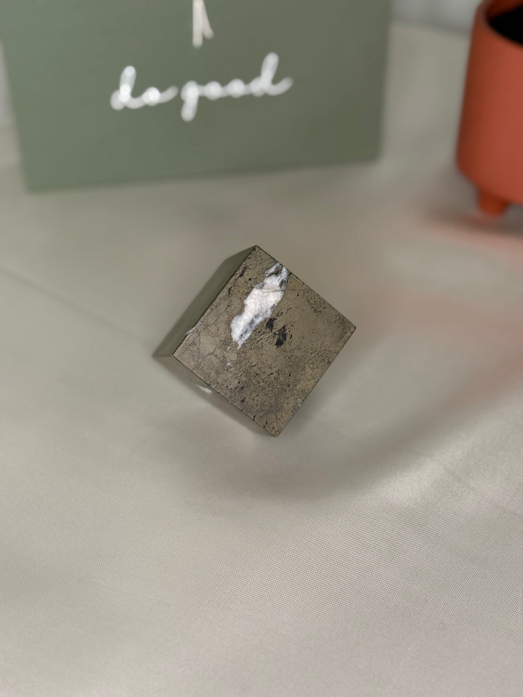Self standing pyrite cube