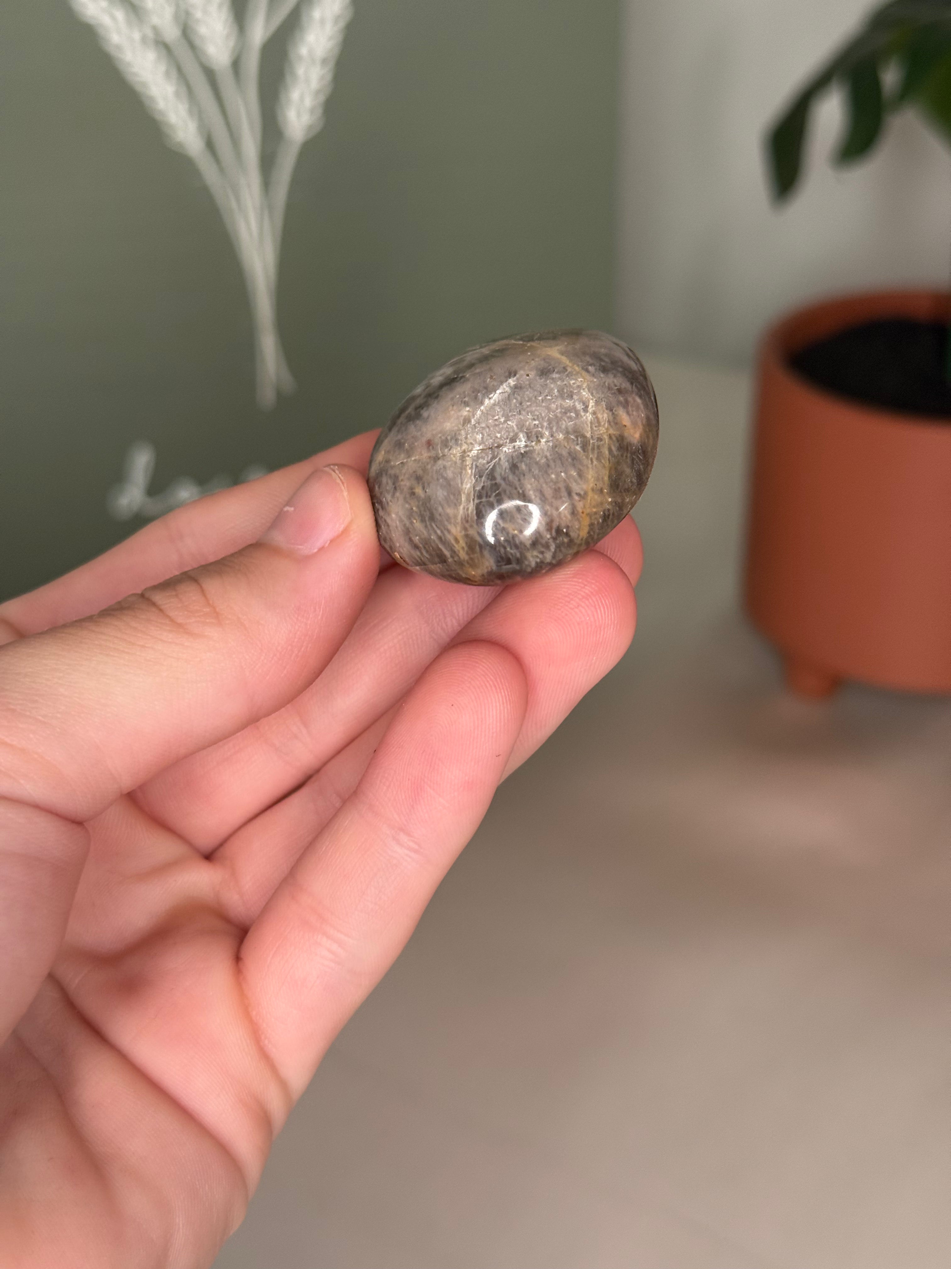 Choose your palm stone!