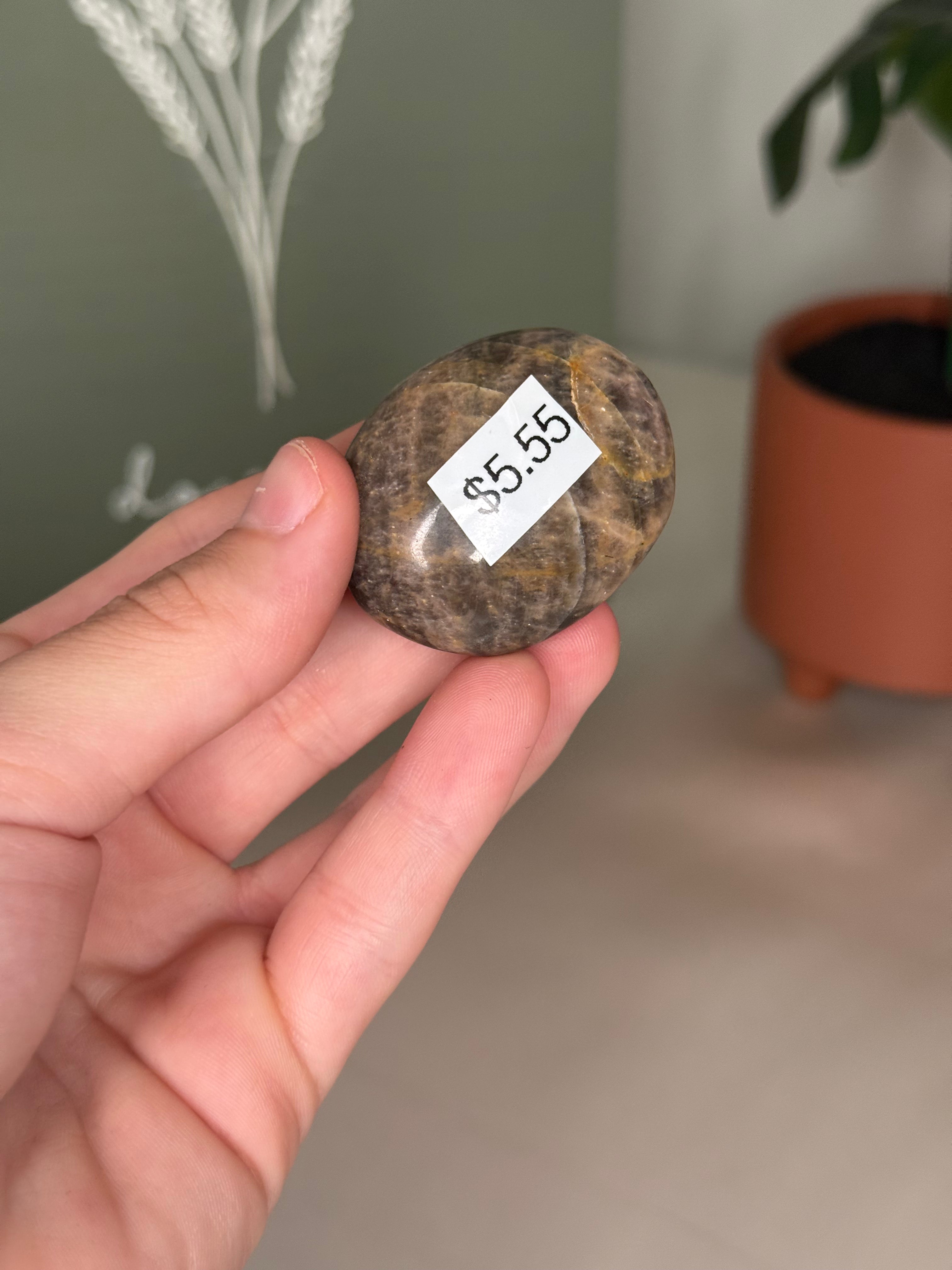 Choose your palm stone!