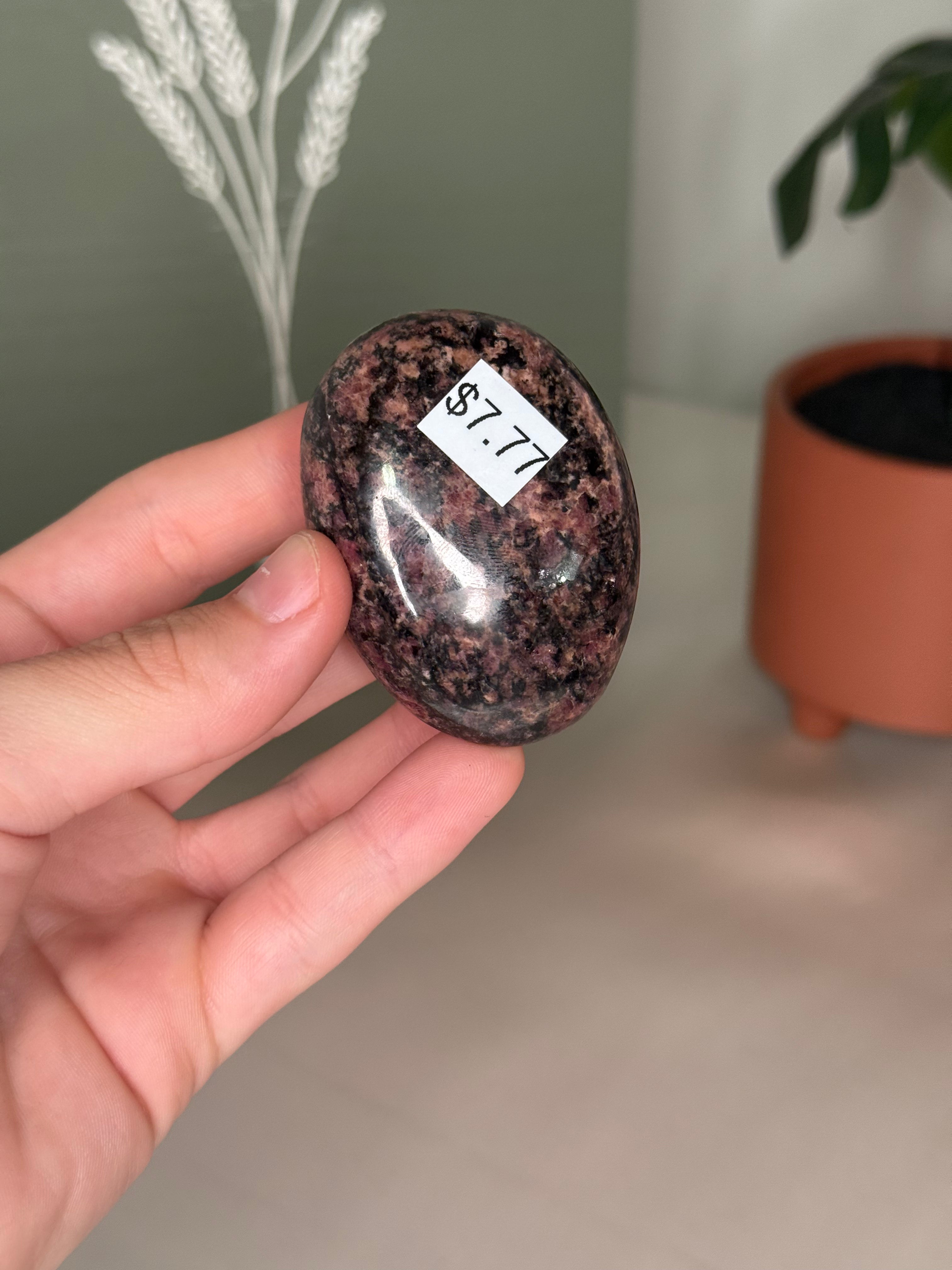 Choose your palm stone!