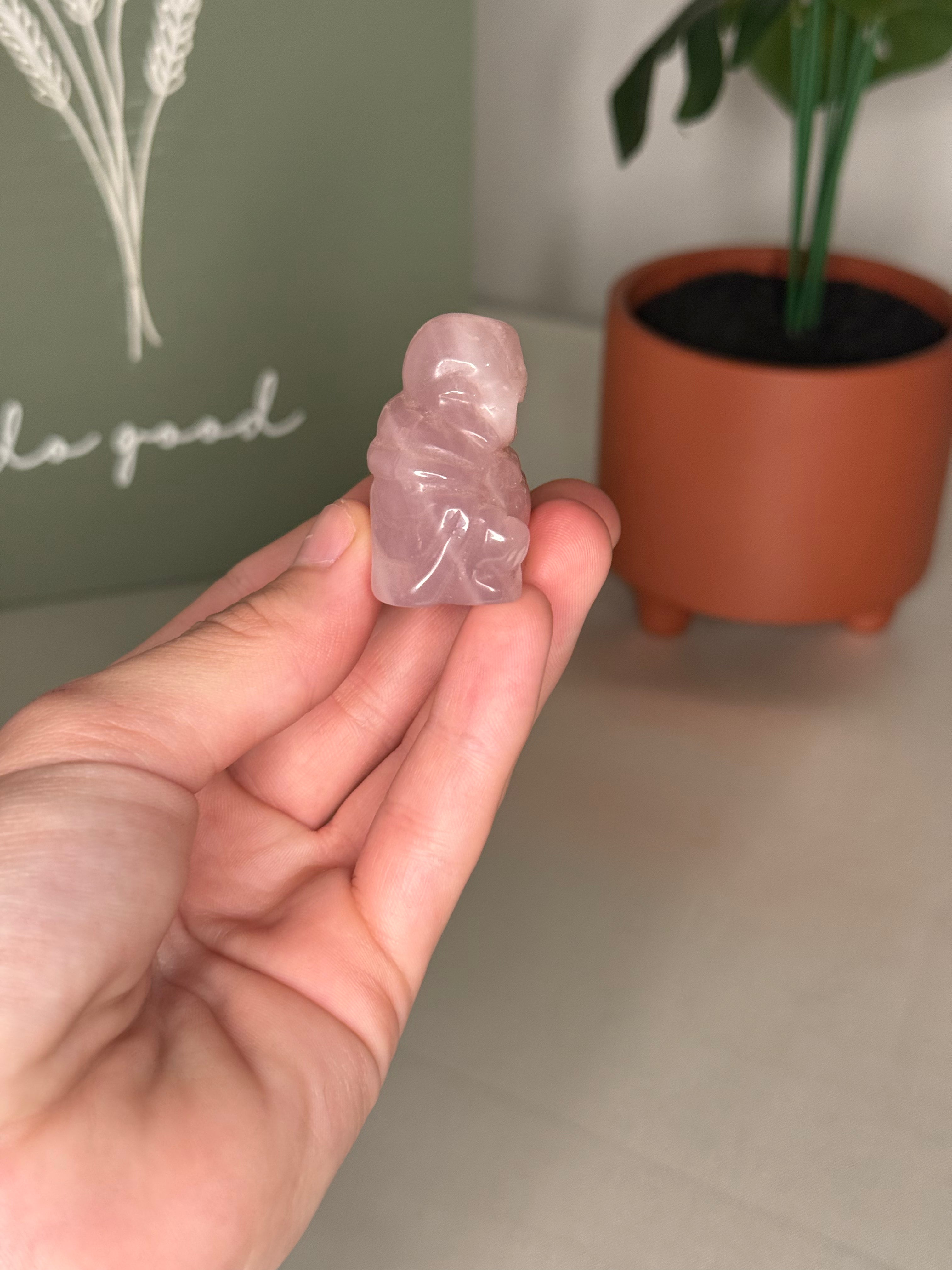 Rose quartz buddah