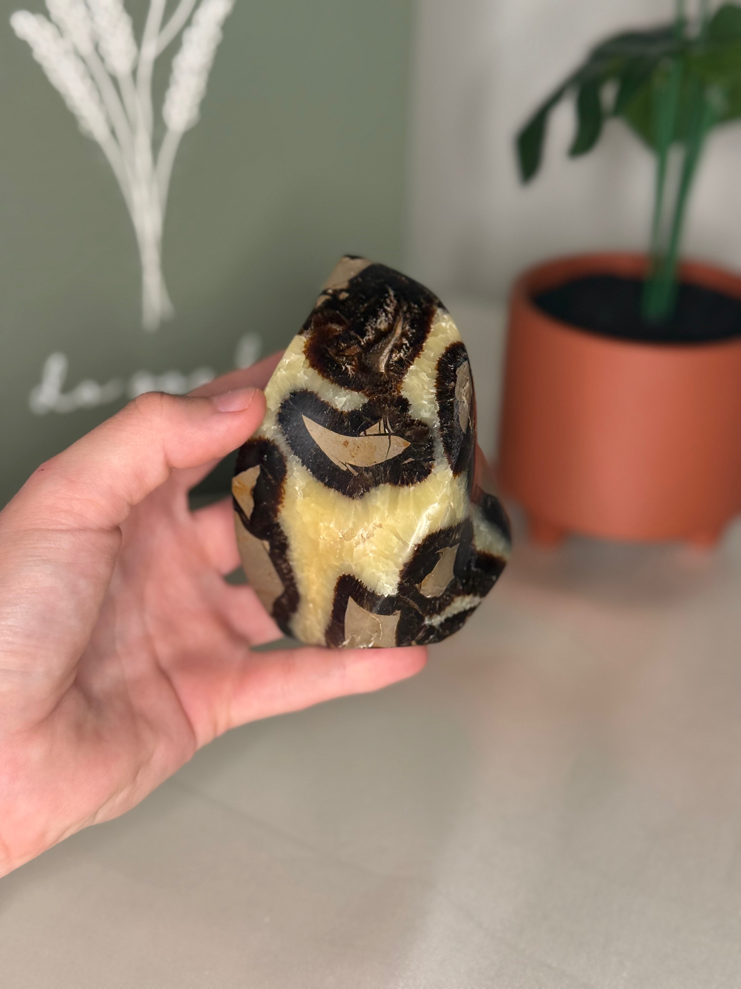 Septarian flame (uv reactive)